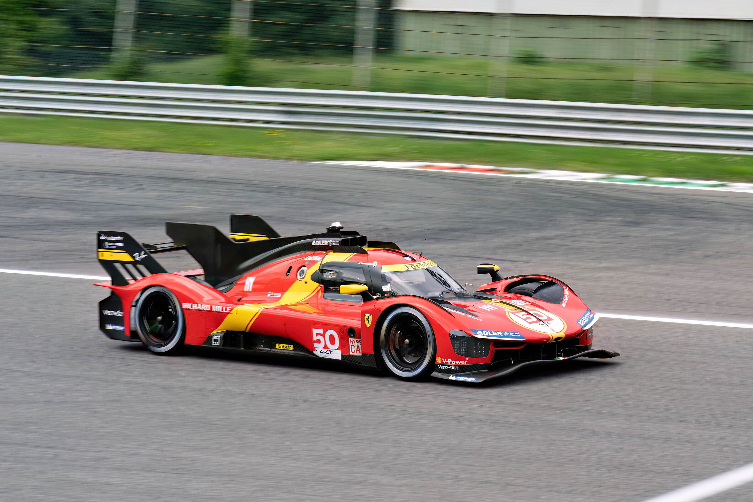 FErrari 499