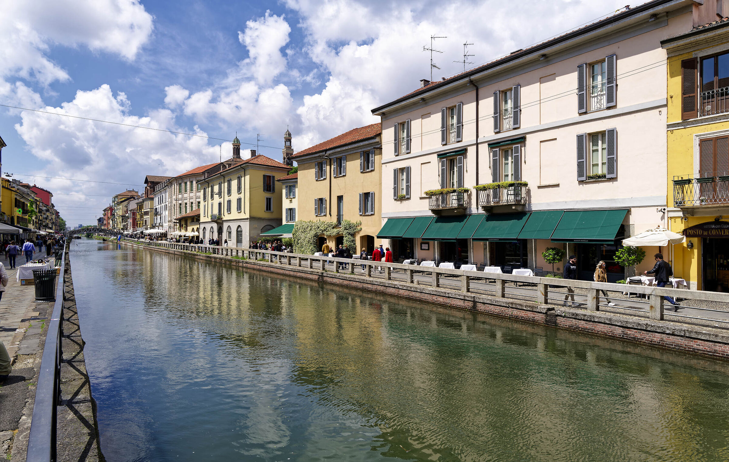 Alzaia Naviglio Grande, Milan