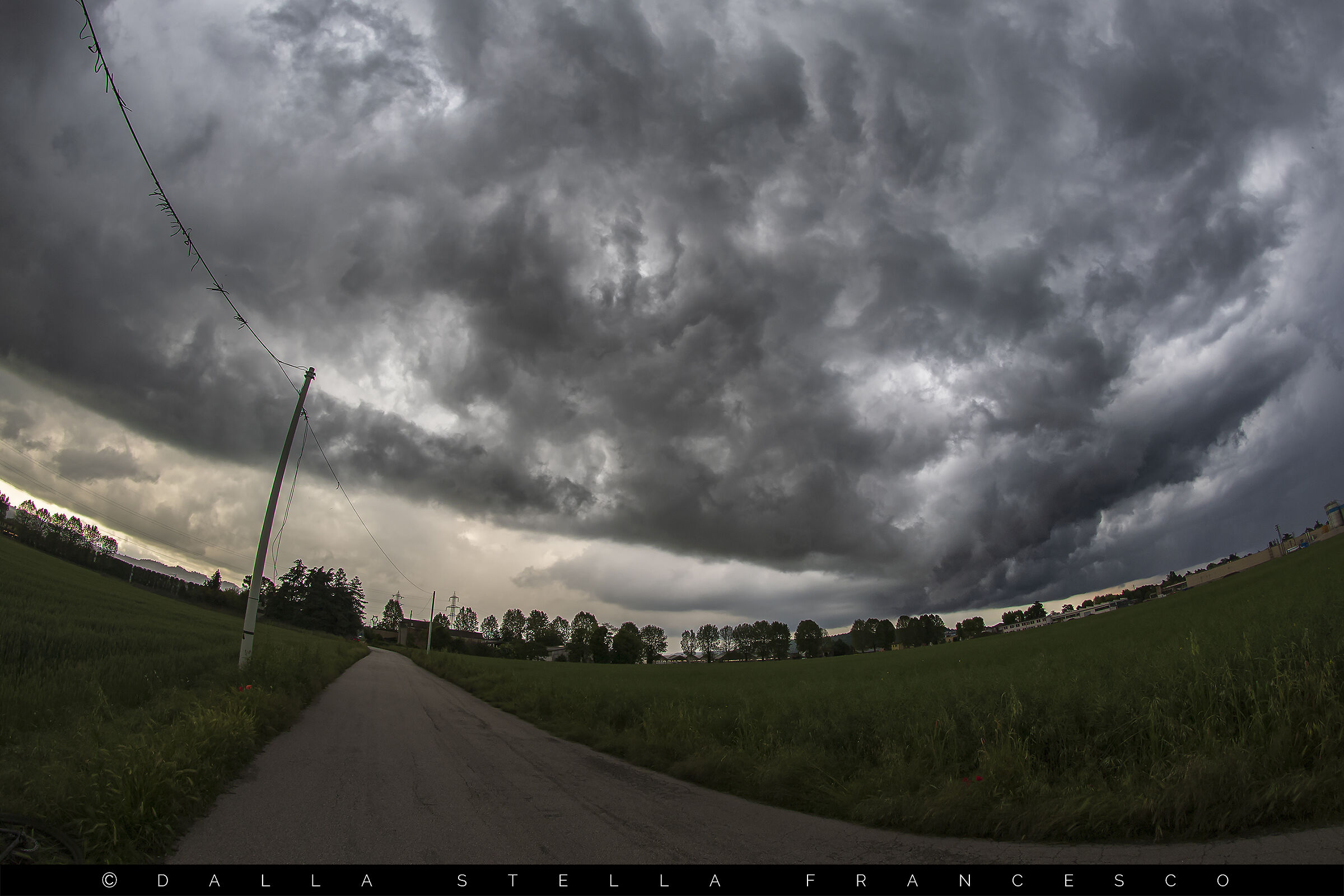 The wrinkles of the "whale's mouth" cloud