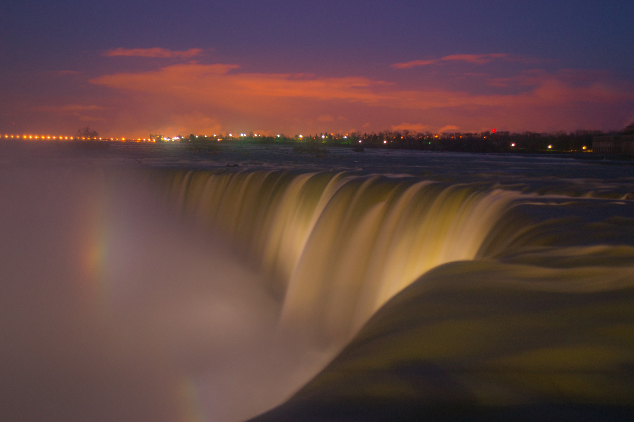 Niagara Falls, Night 2