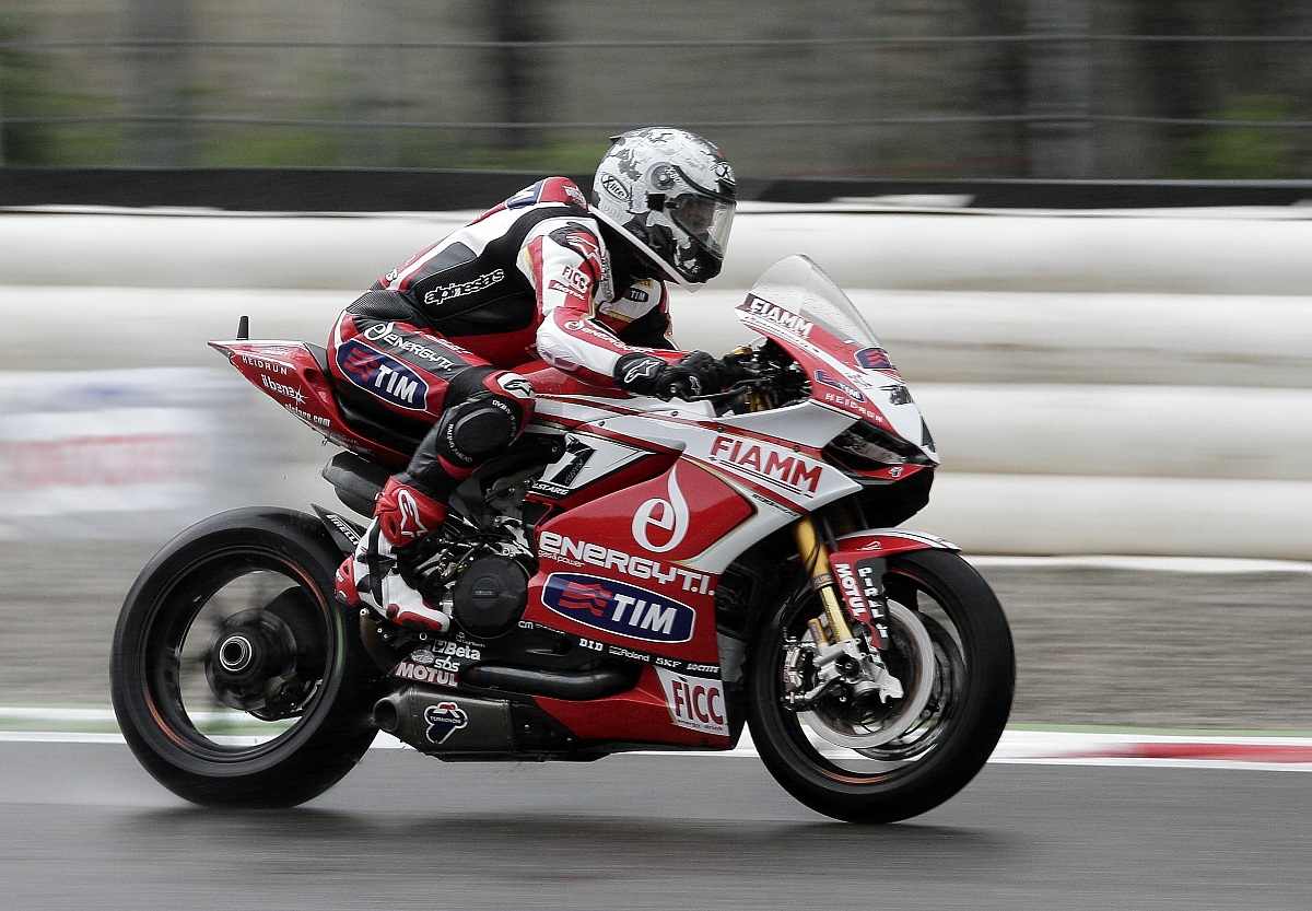 Carlos Checa panning