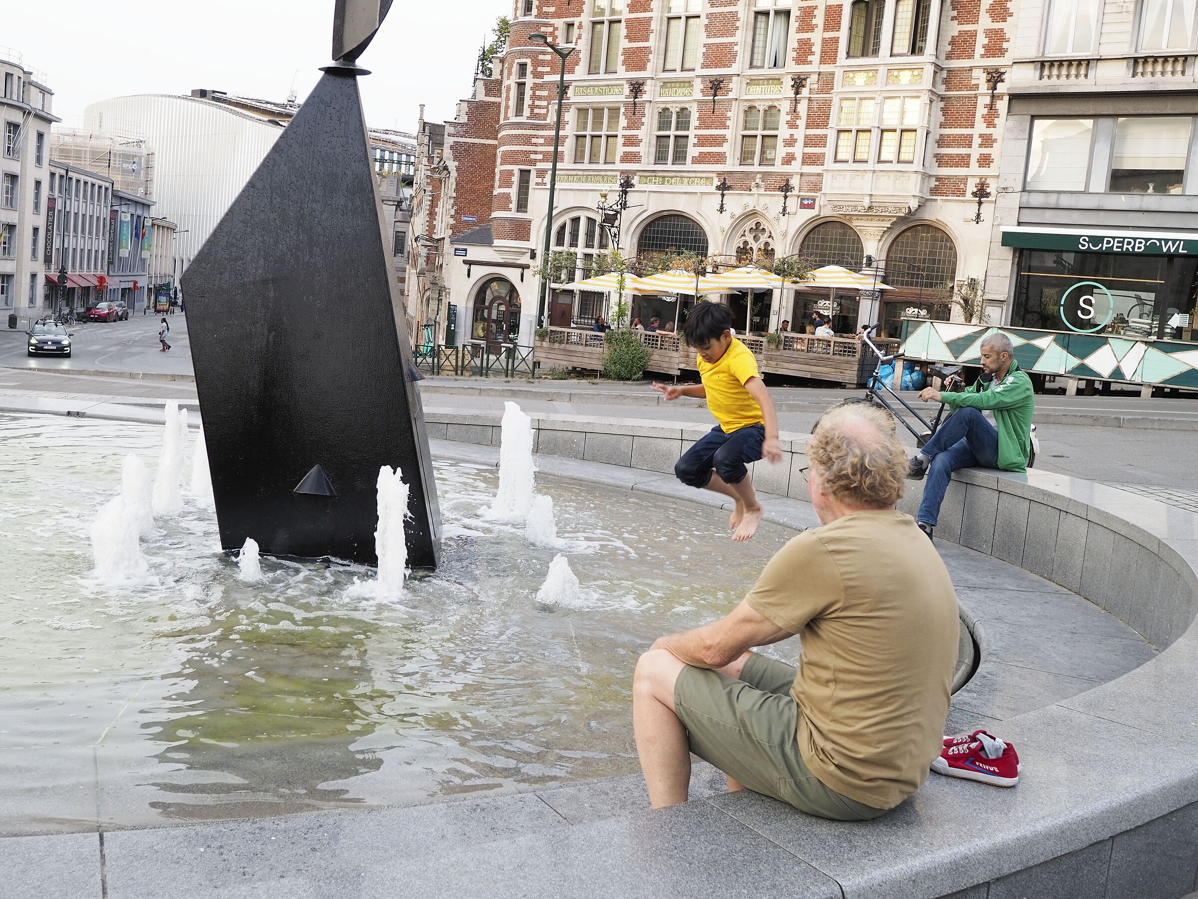 Street life in Brussels 3