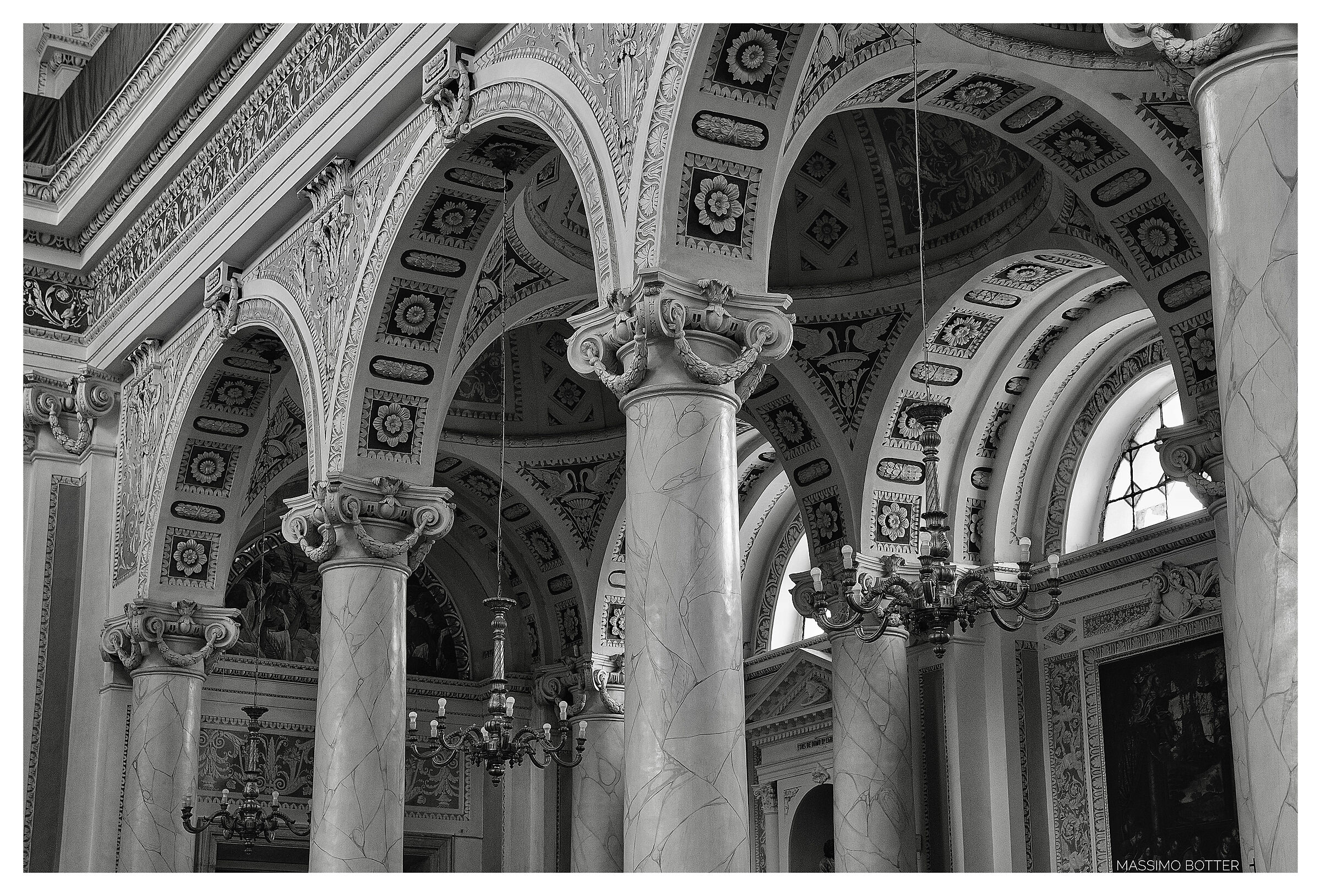 Comiso 5 the columns of the Mother Church