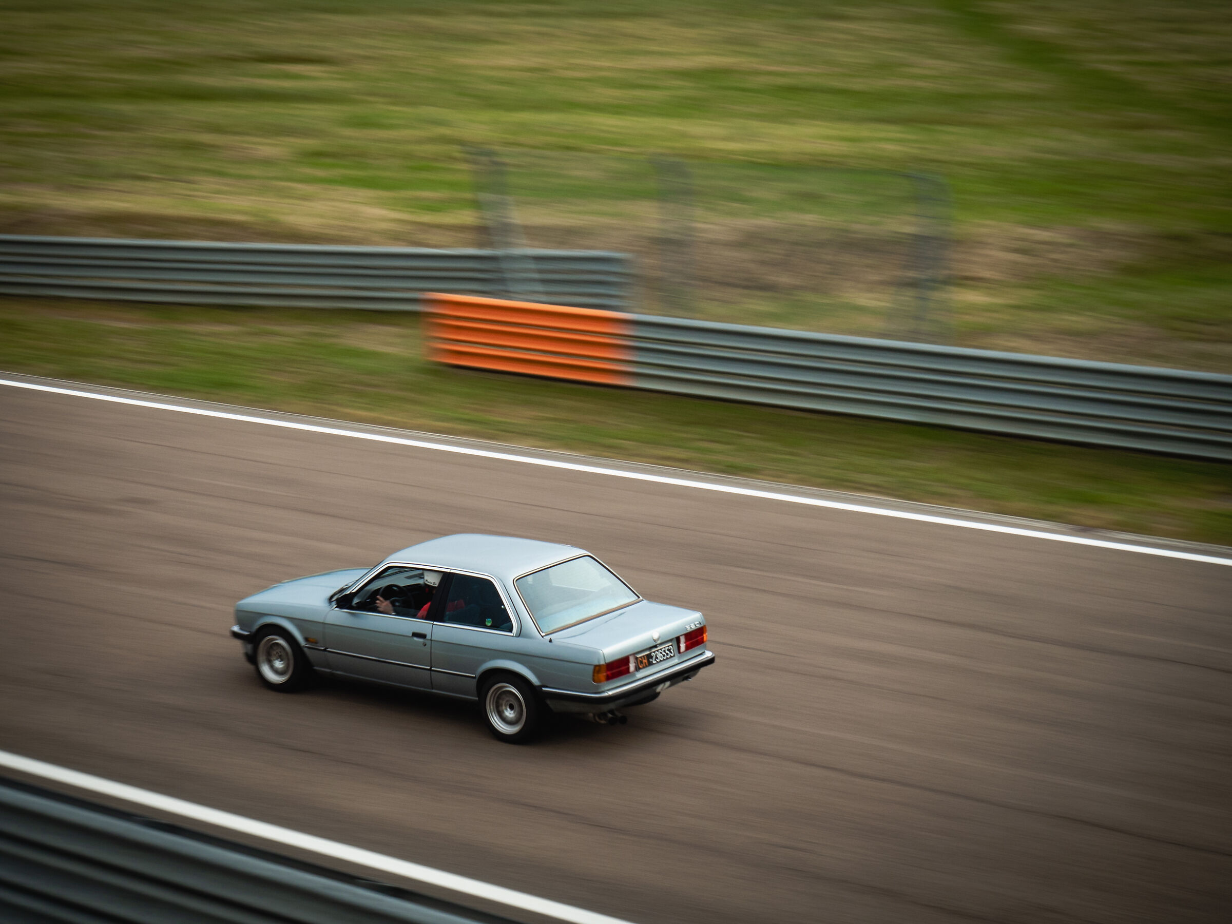 BMW 320i