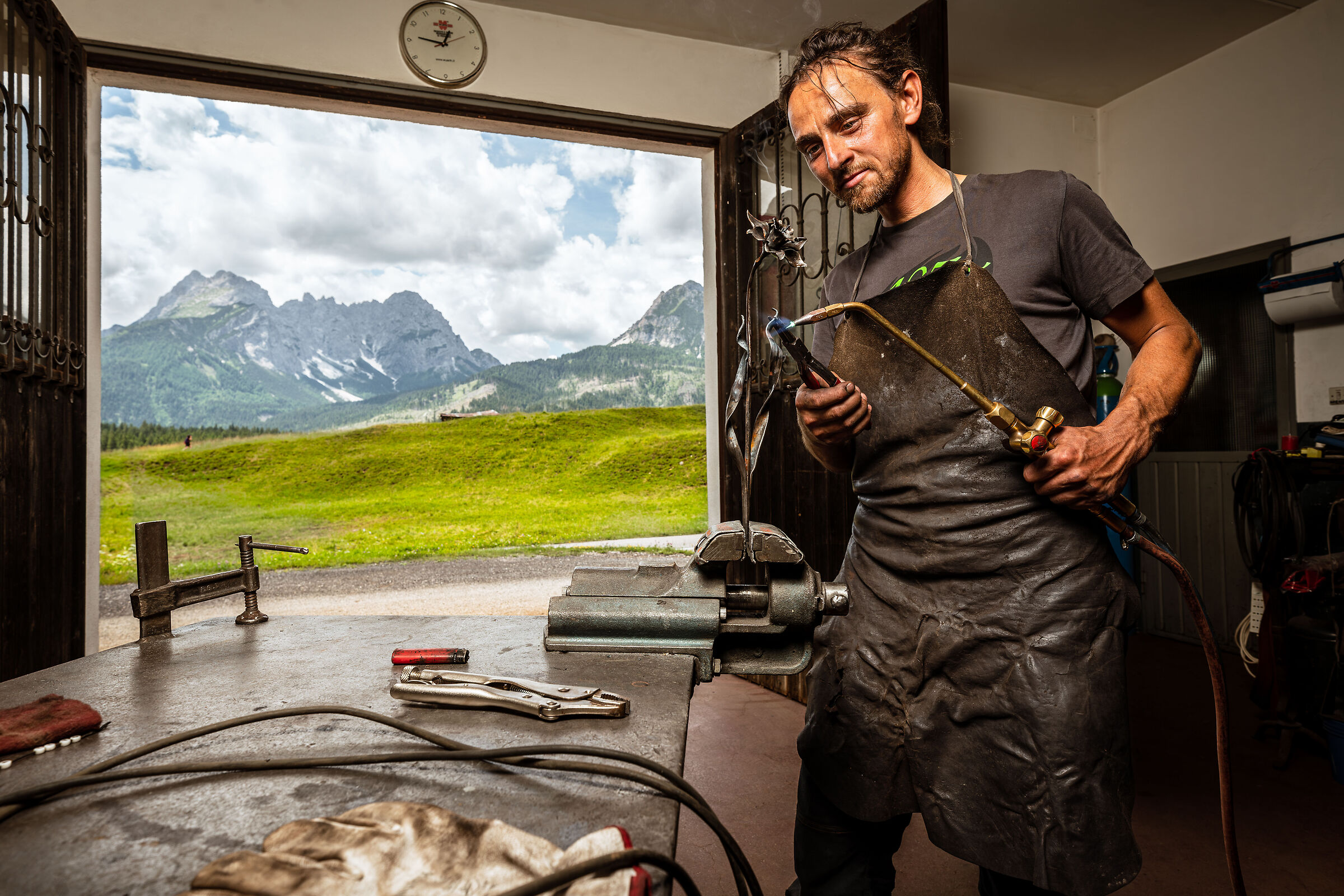 " The Blacksmith at the End of the World "