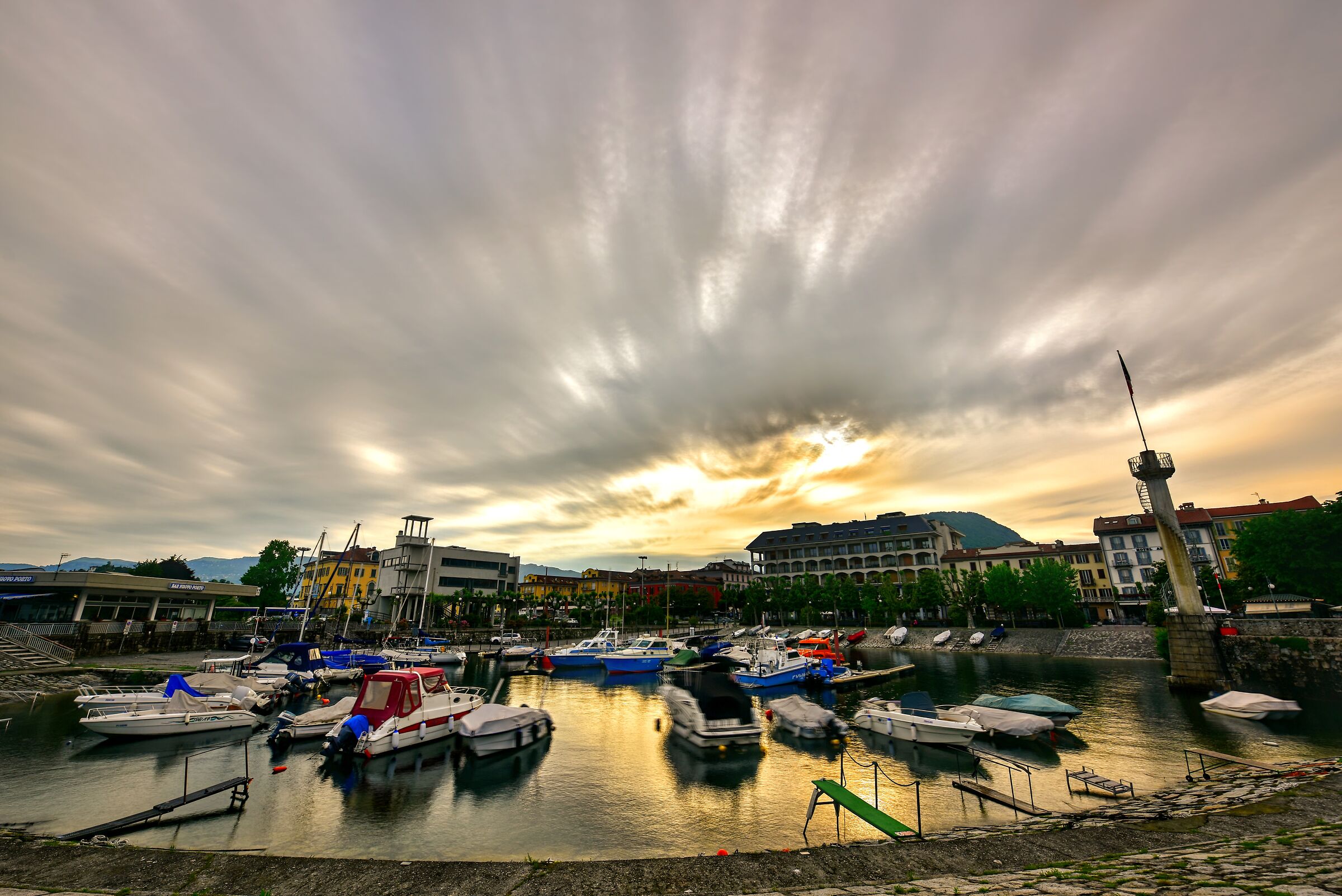 Tramonto sul porto