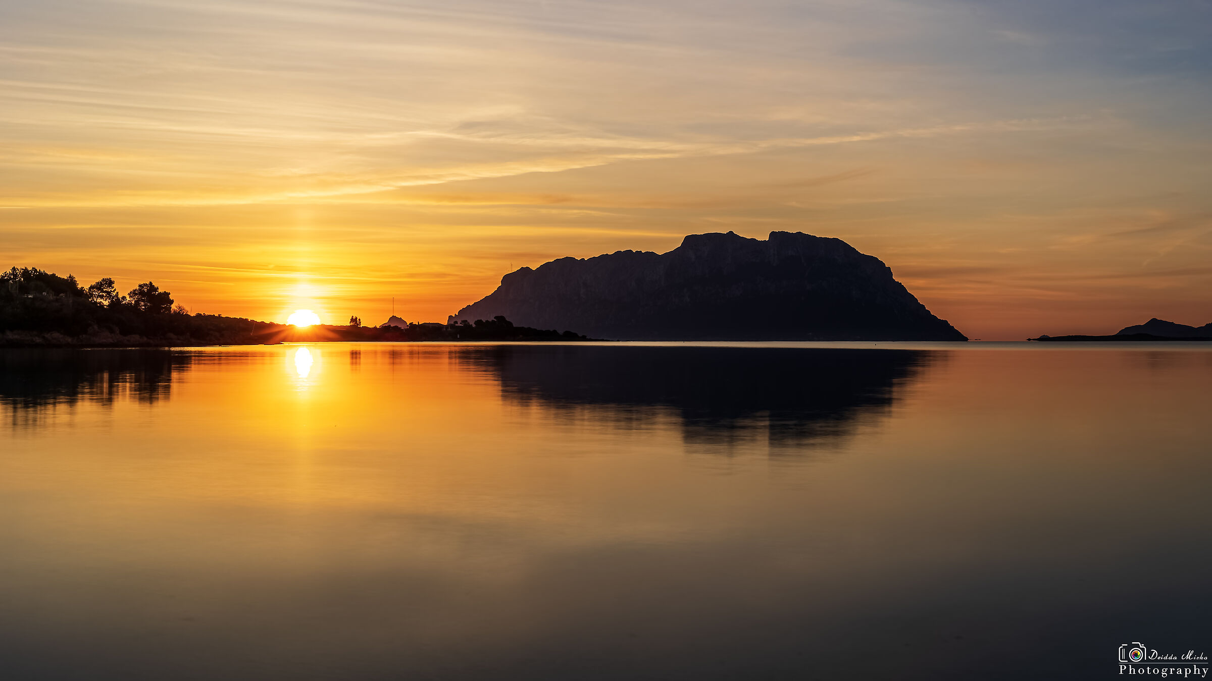 L'alba con vista Tavolara