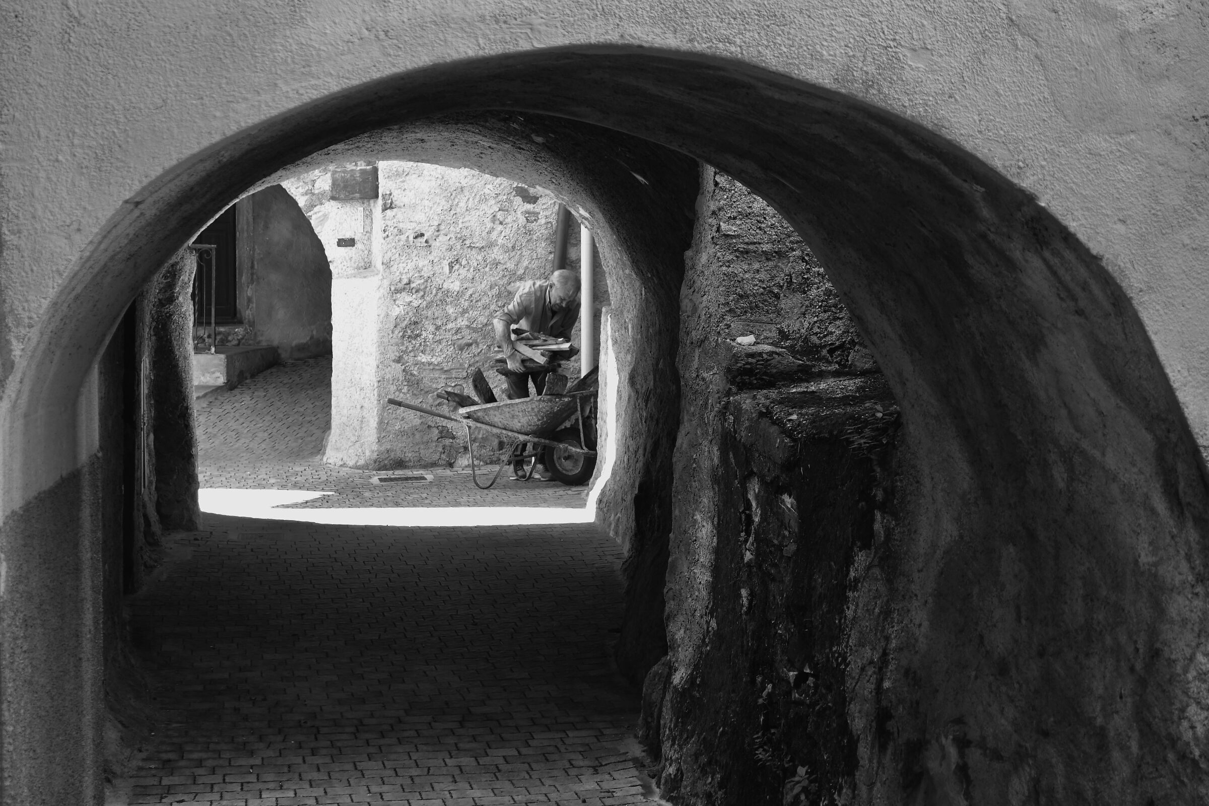 alla fine il lavoro è sempre al centro