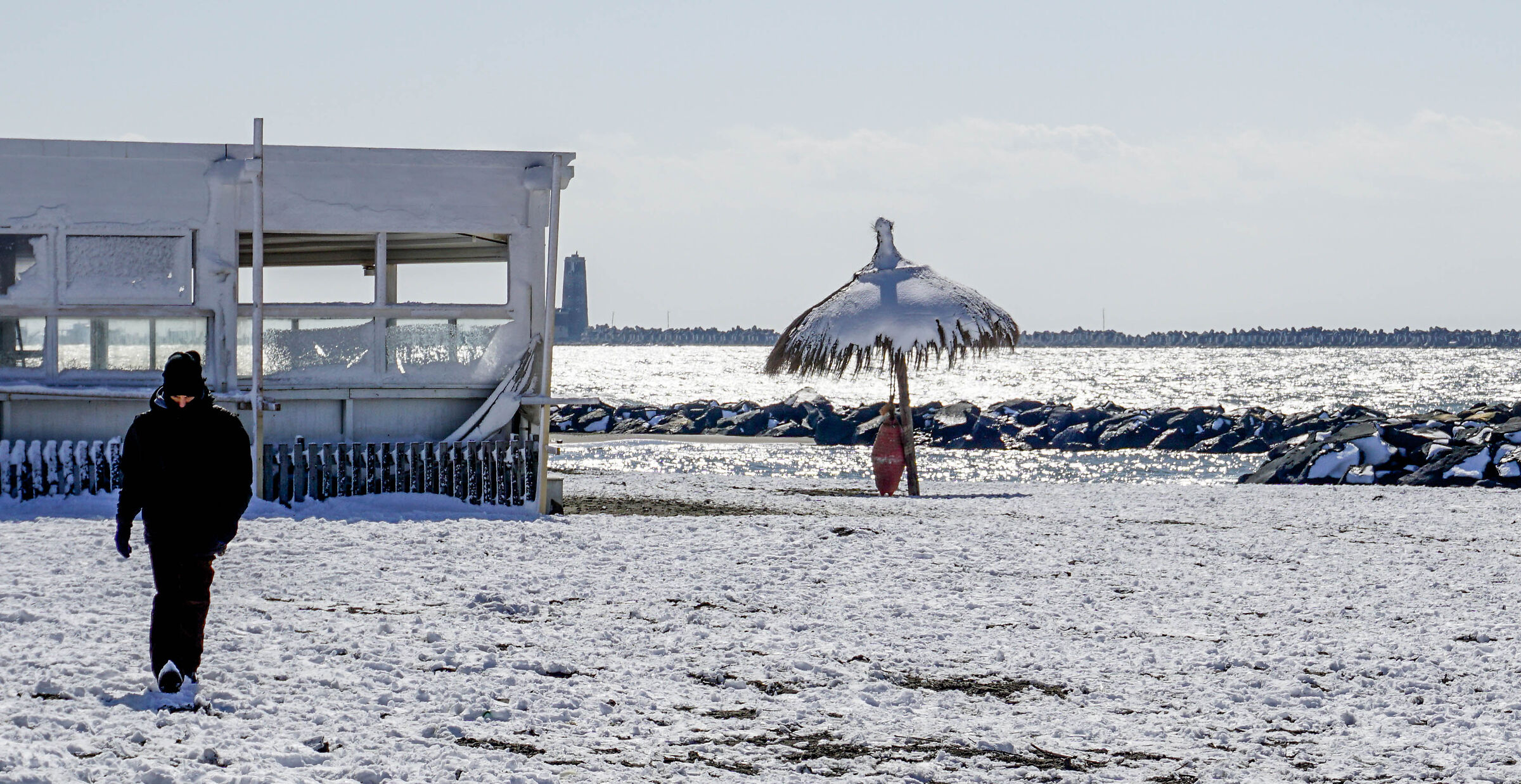 The last snow in Rome... Uh... Fiumicino.... to the sea..