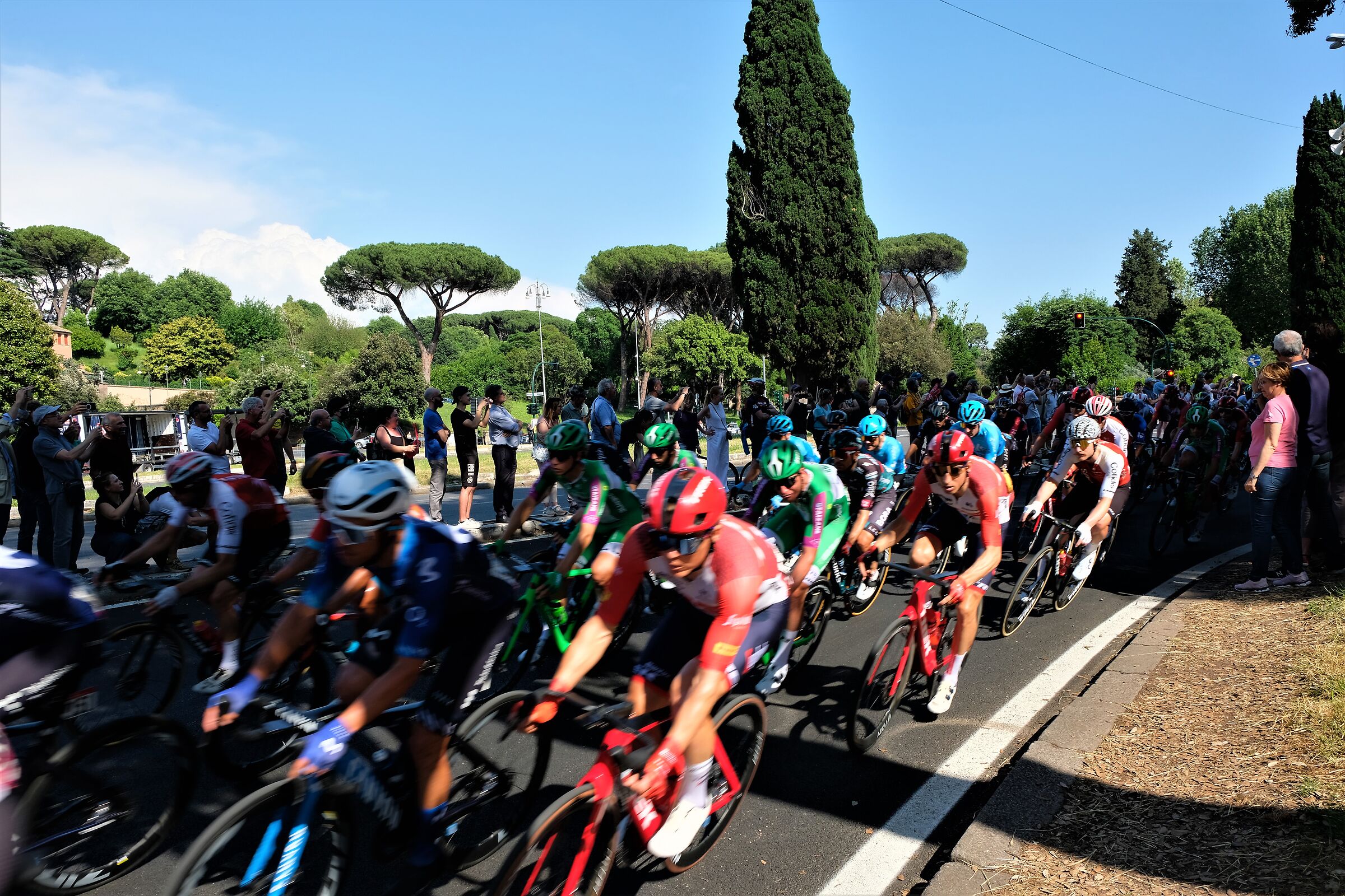 Roma -Giro d'Italia - passaggio alla Passeggiata Archeo