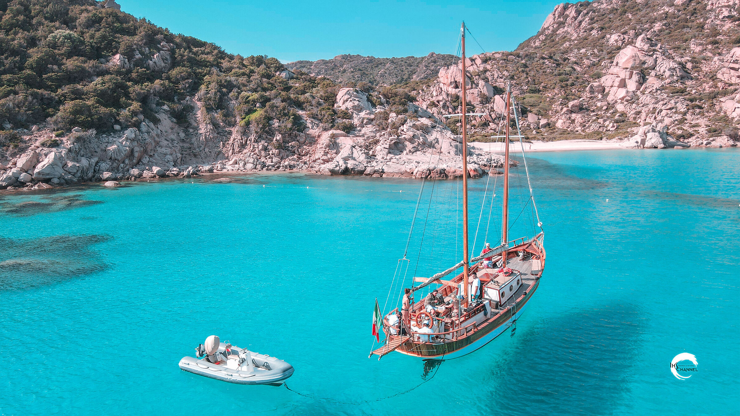 Il Veliero Vittoria a Cala Corsara