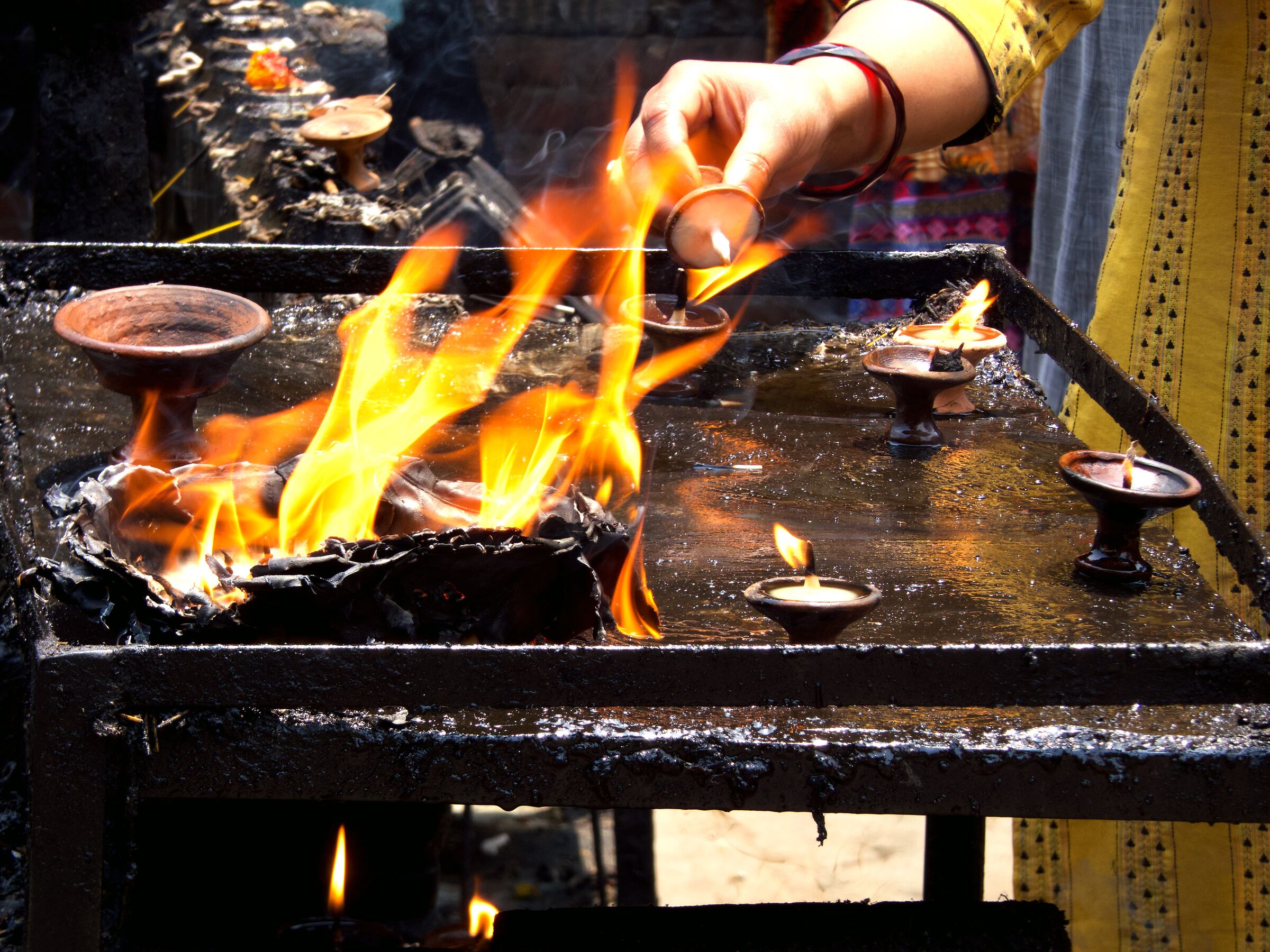 Votive flame