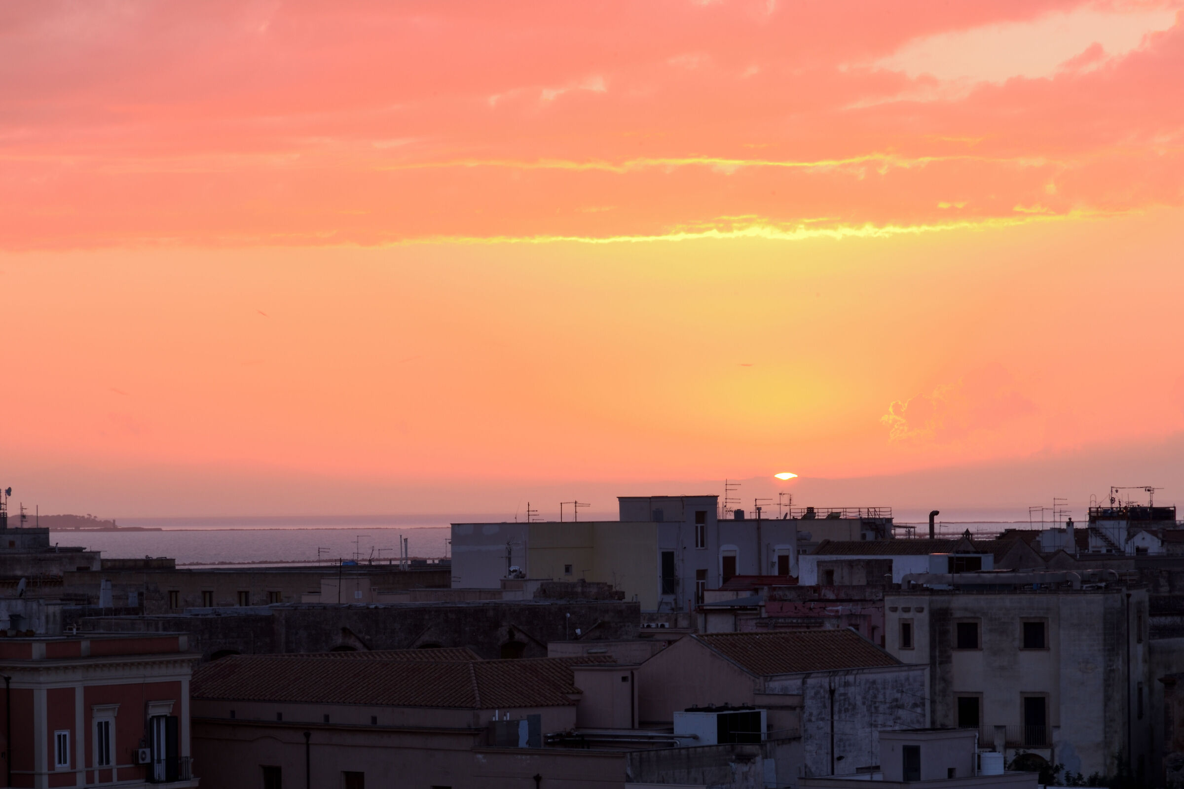 Taranto vecchia al tramonto