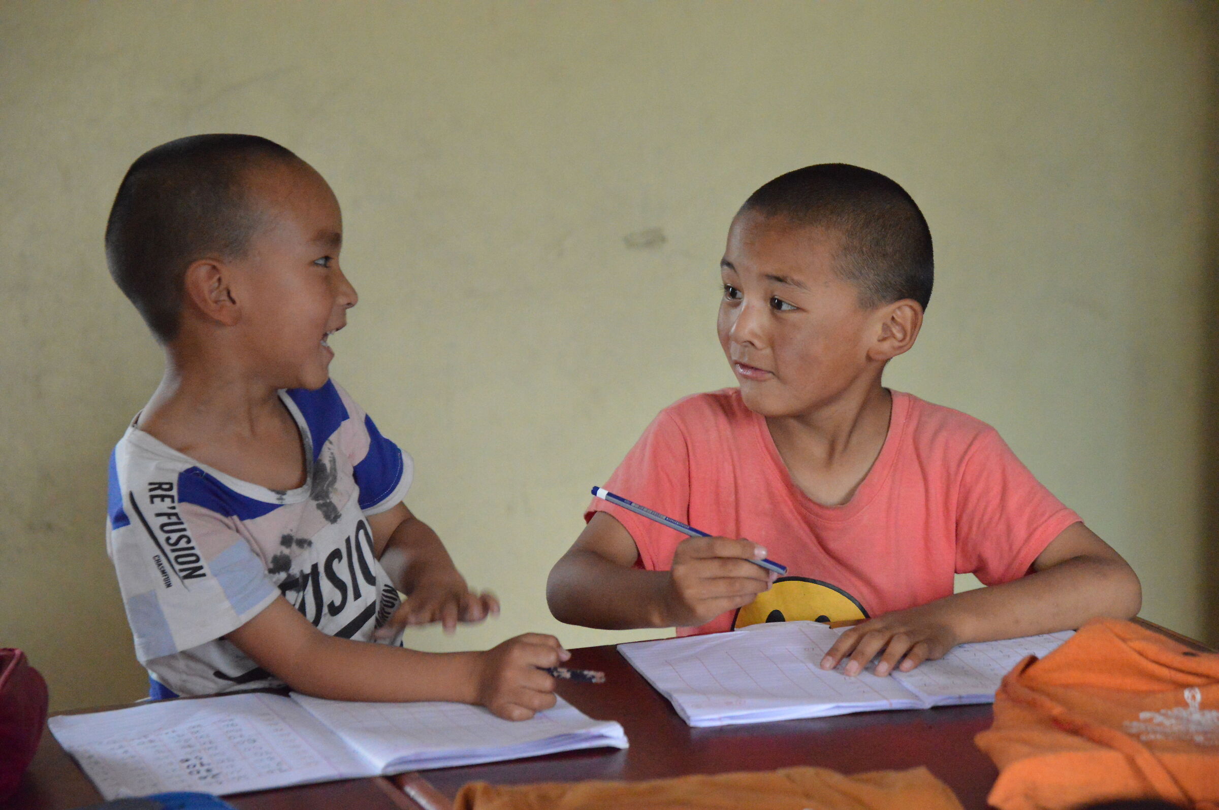 Discoli in una classe nepalese