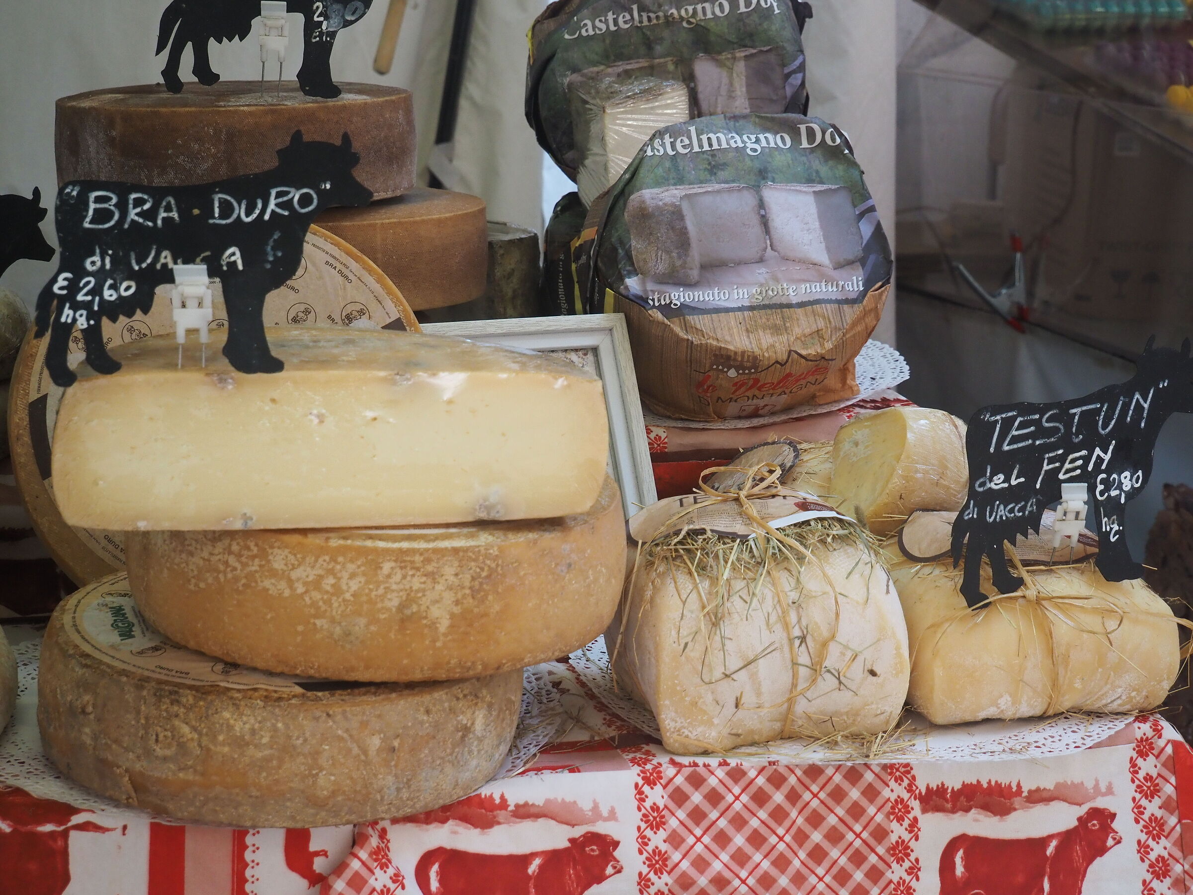 When cheeses arrive in Modena