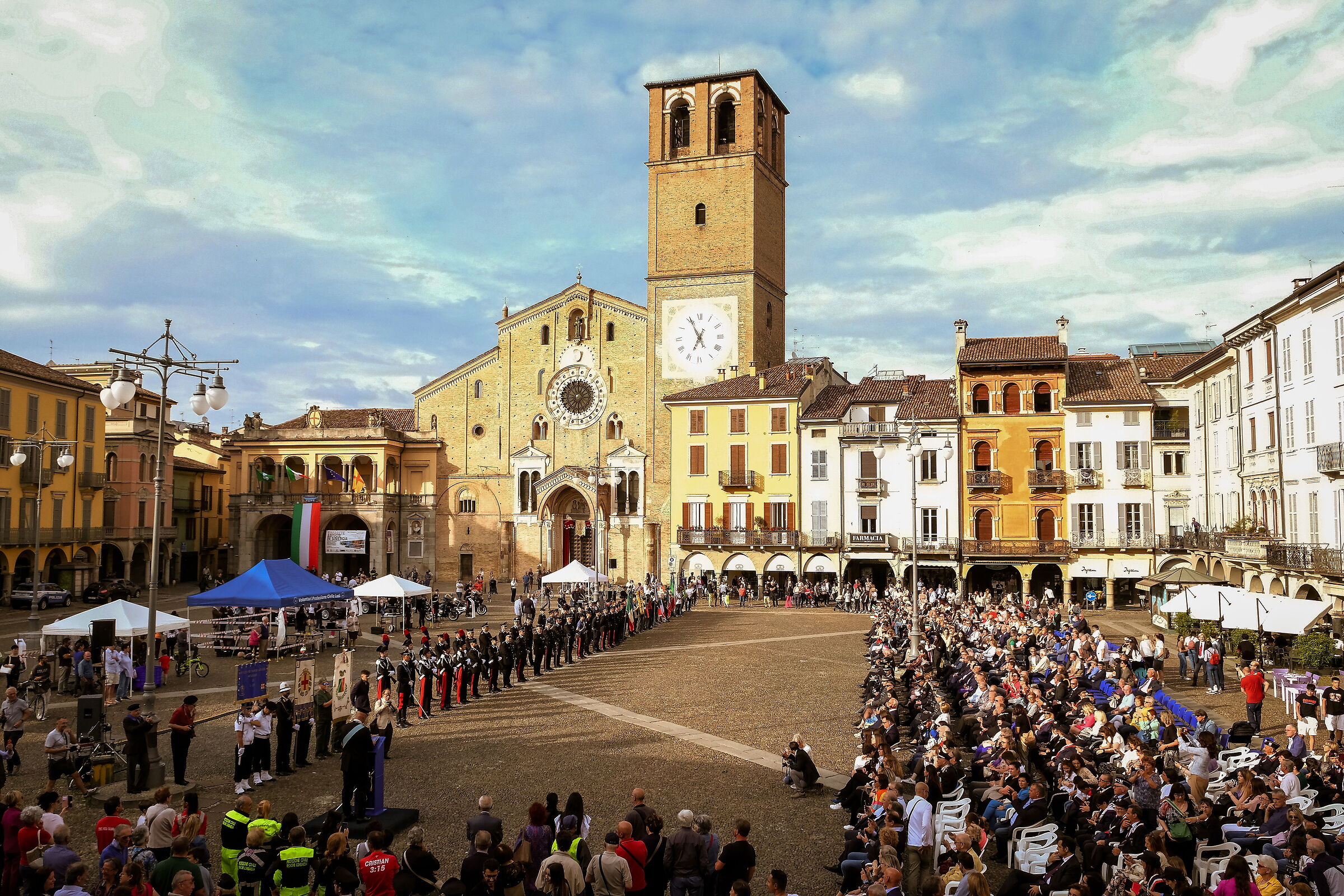 Lodi, piazza della Vittoria. 5/6/23 Weapon Day