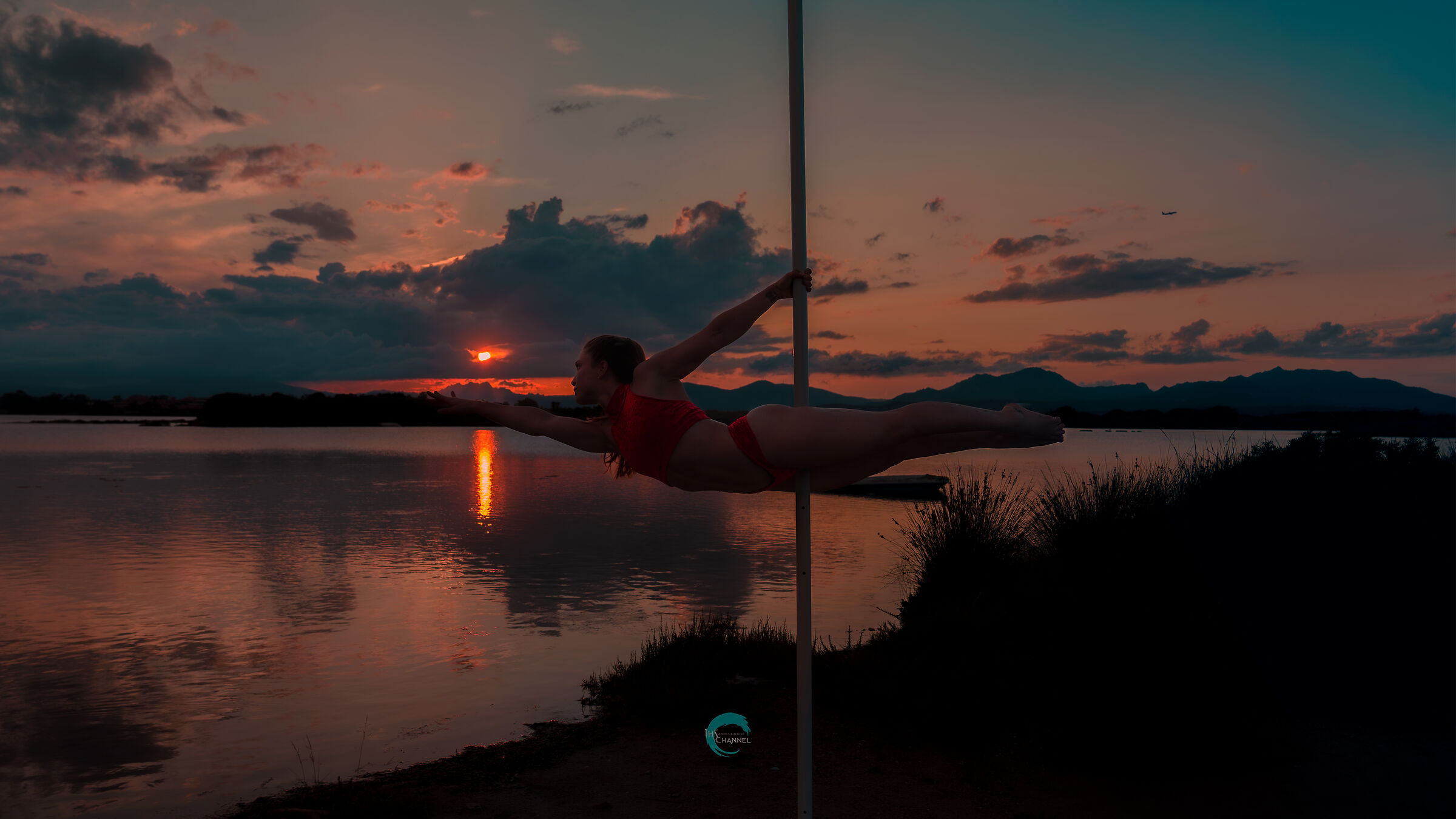 Grazia ed armonia danzano al tramonto