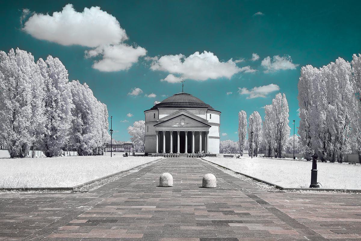 Mausoleum of Bela Rosin