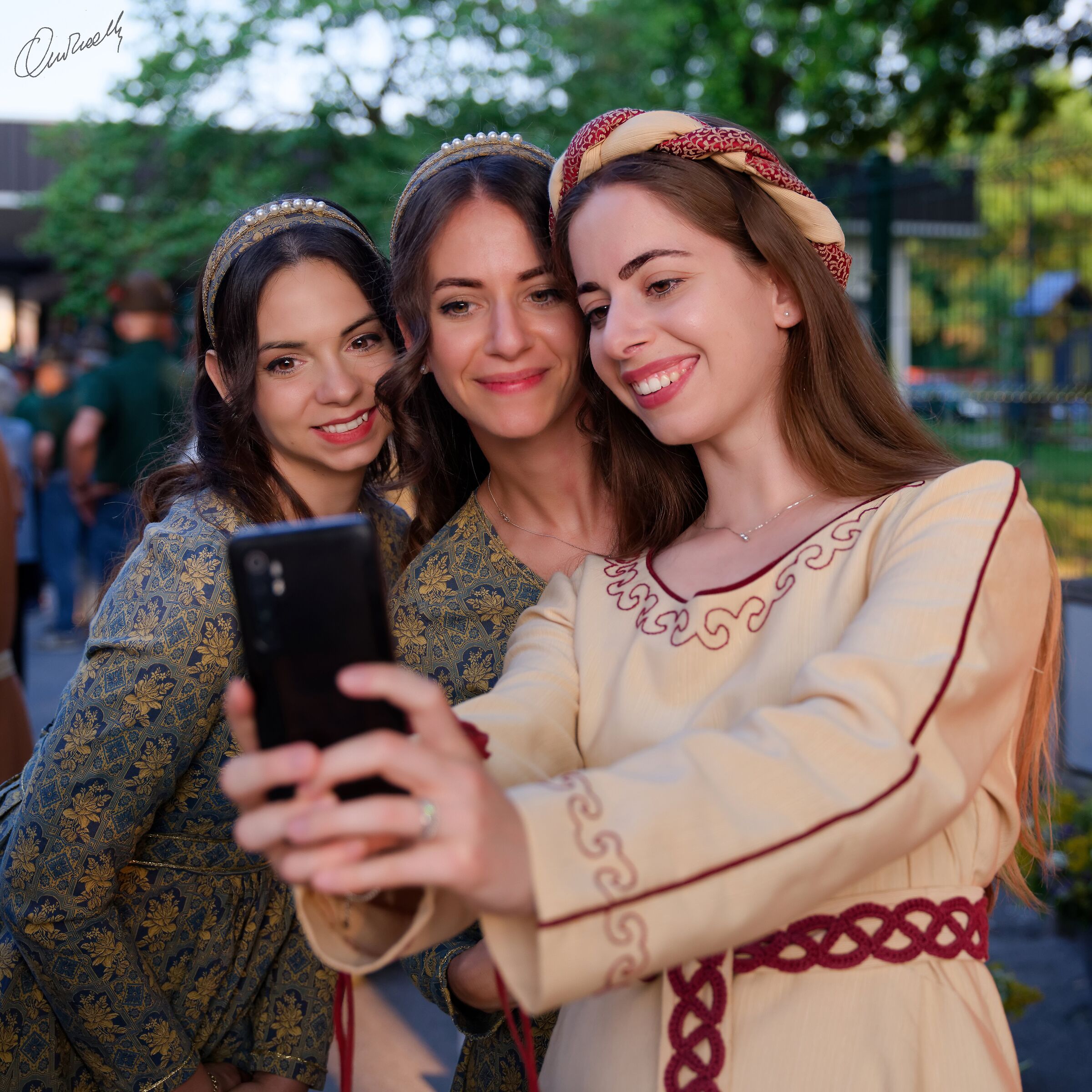 the Santo's girls:selfie