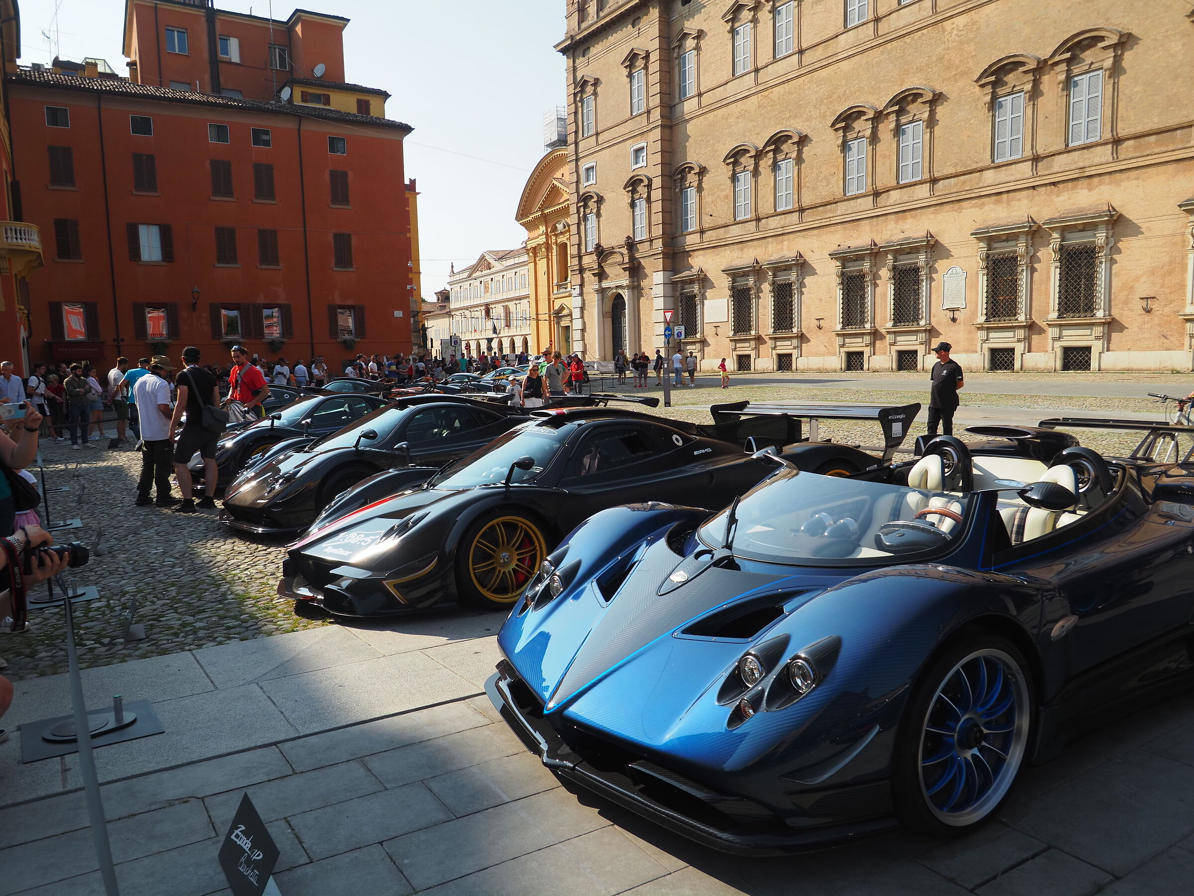 When Modena celebrates the Pagani 2