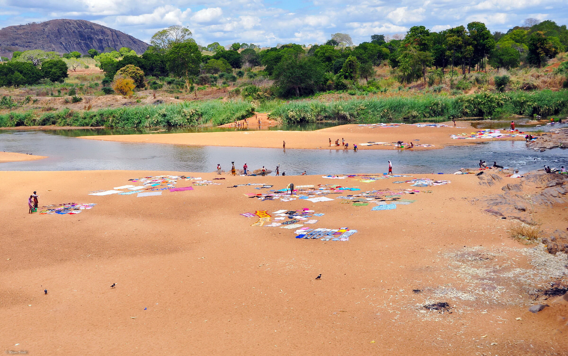 Mozambique (life on the river)