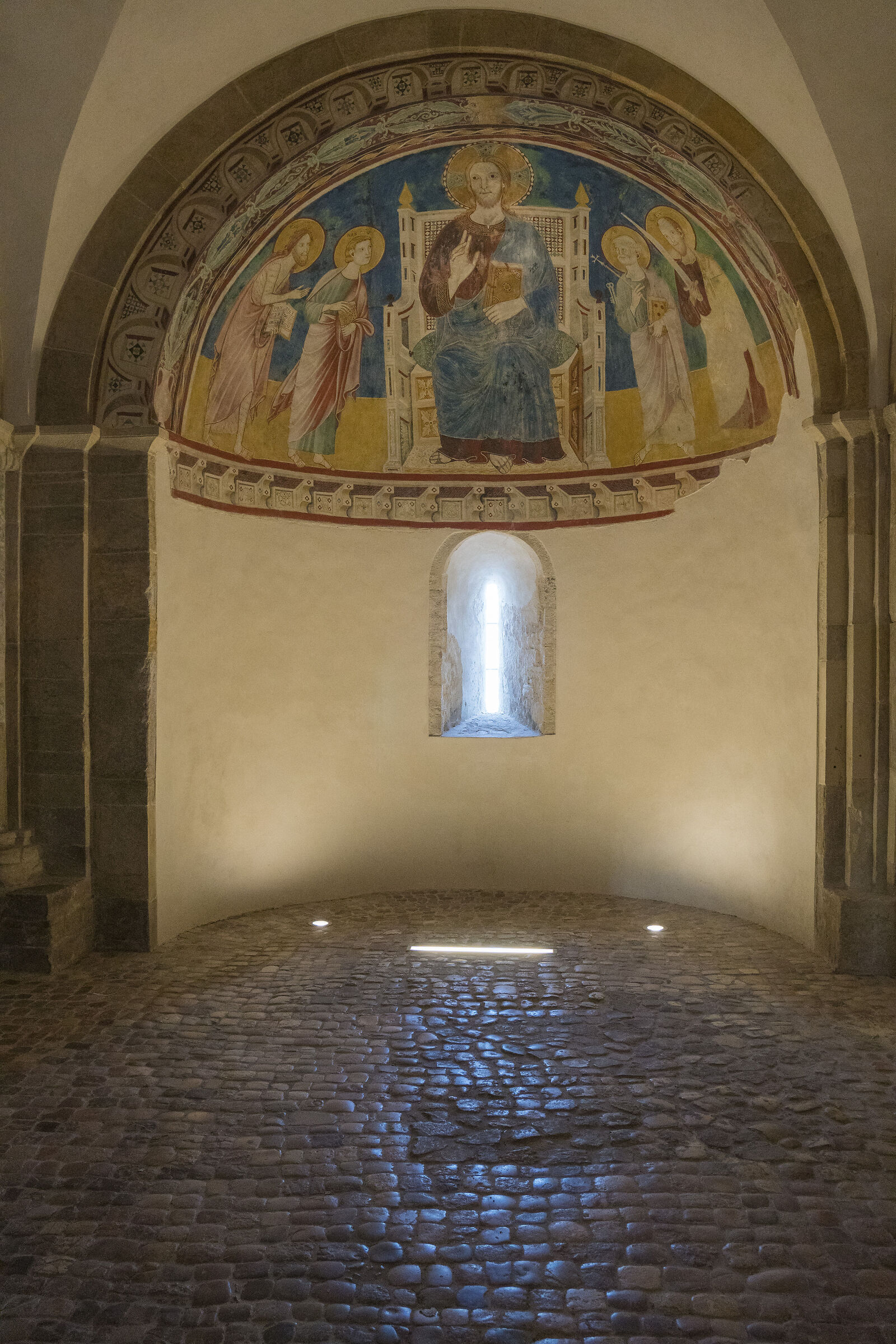 Crypt in the Abbey of San Giovanni in Venere (CH)