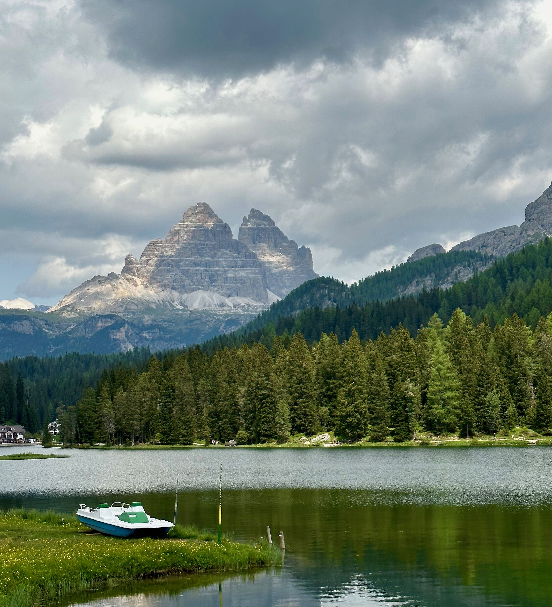 un classico scorcio del lago di Misurina