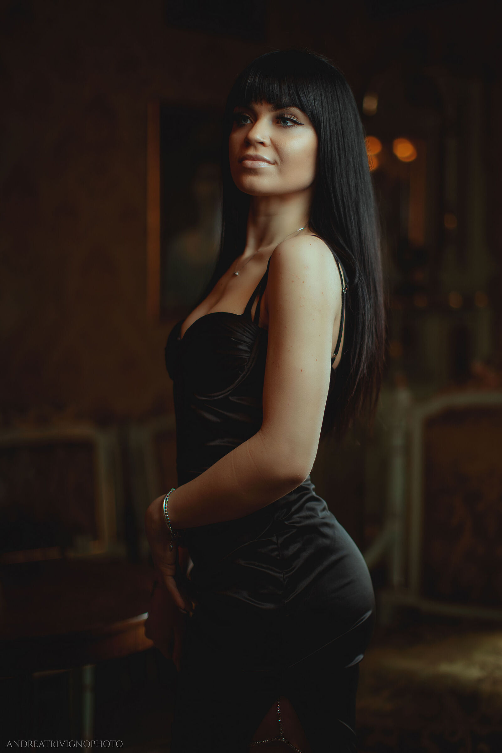 Raluca - Dark