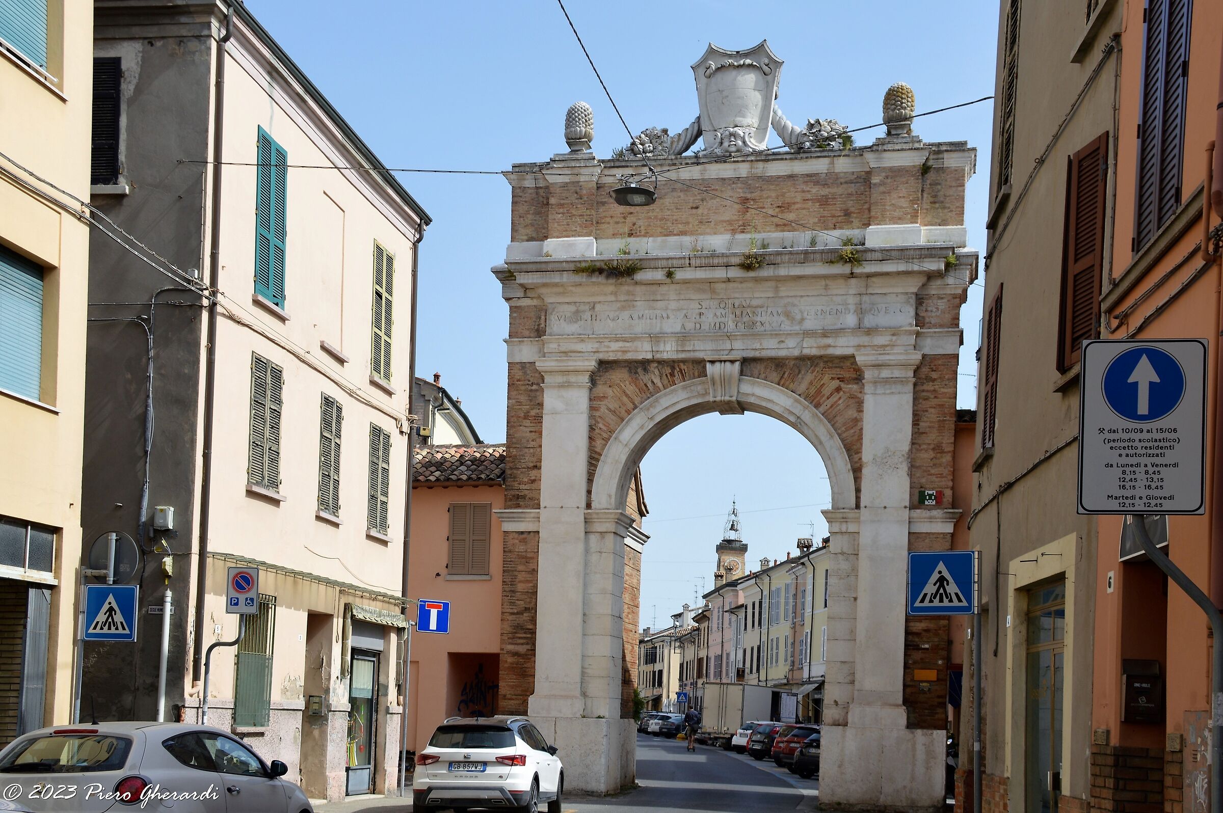 Porta Ravegnana
