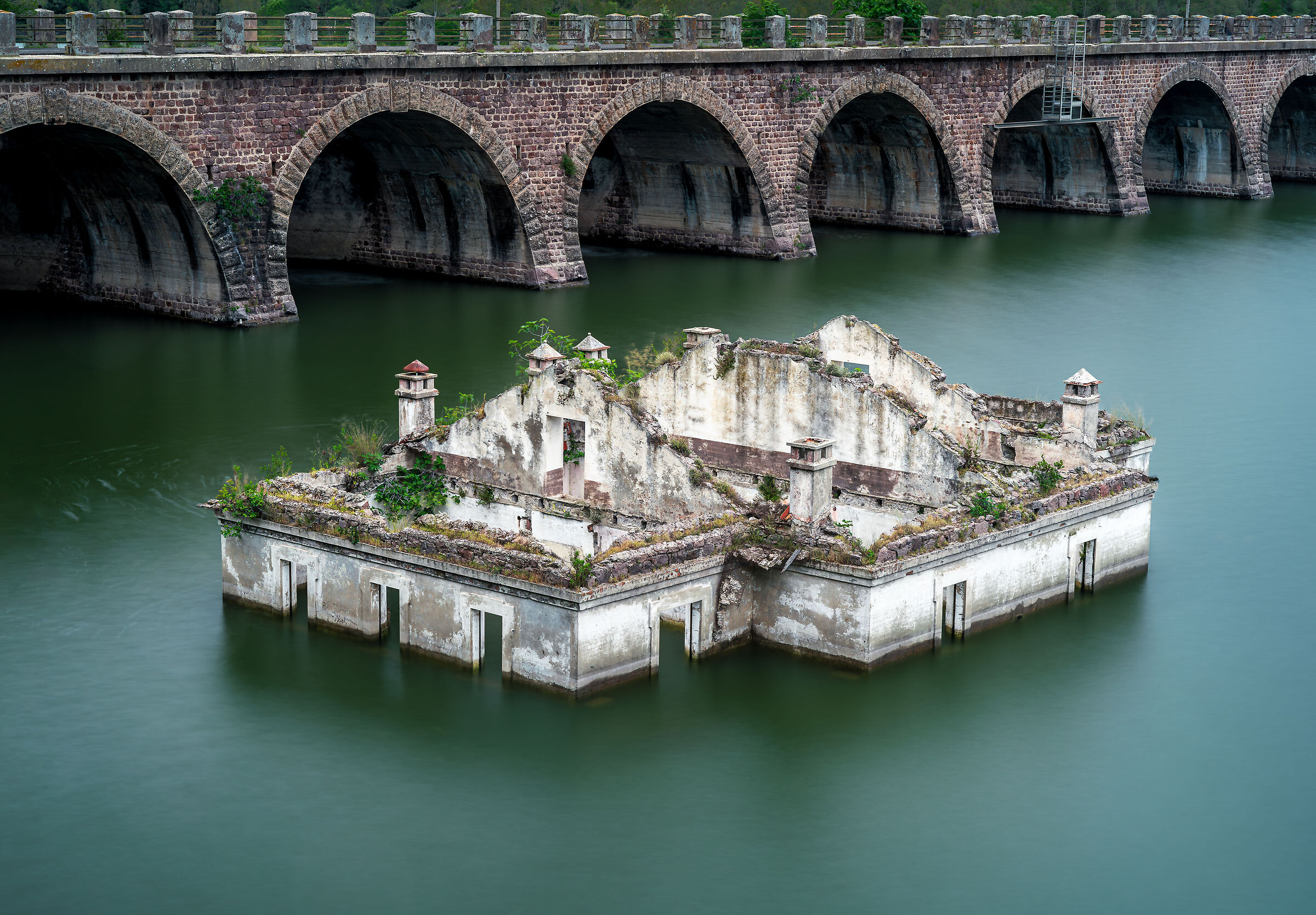 The old house of the central boss