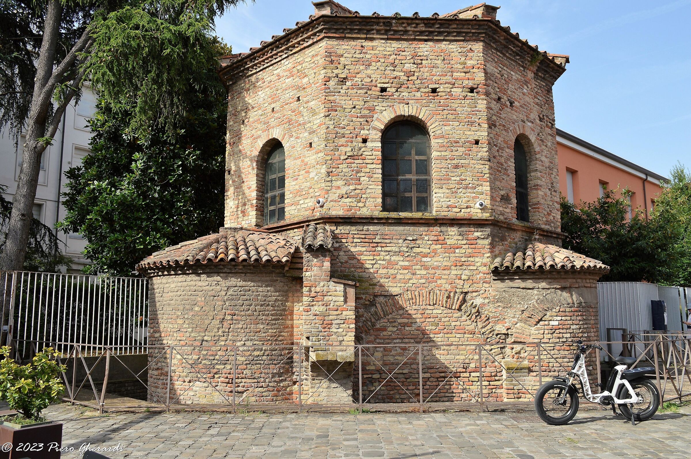 Battistero Neoniano