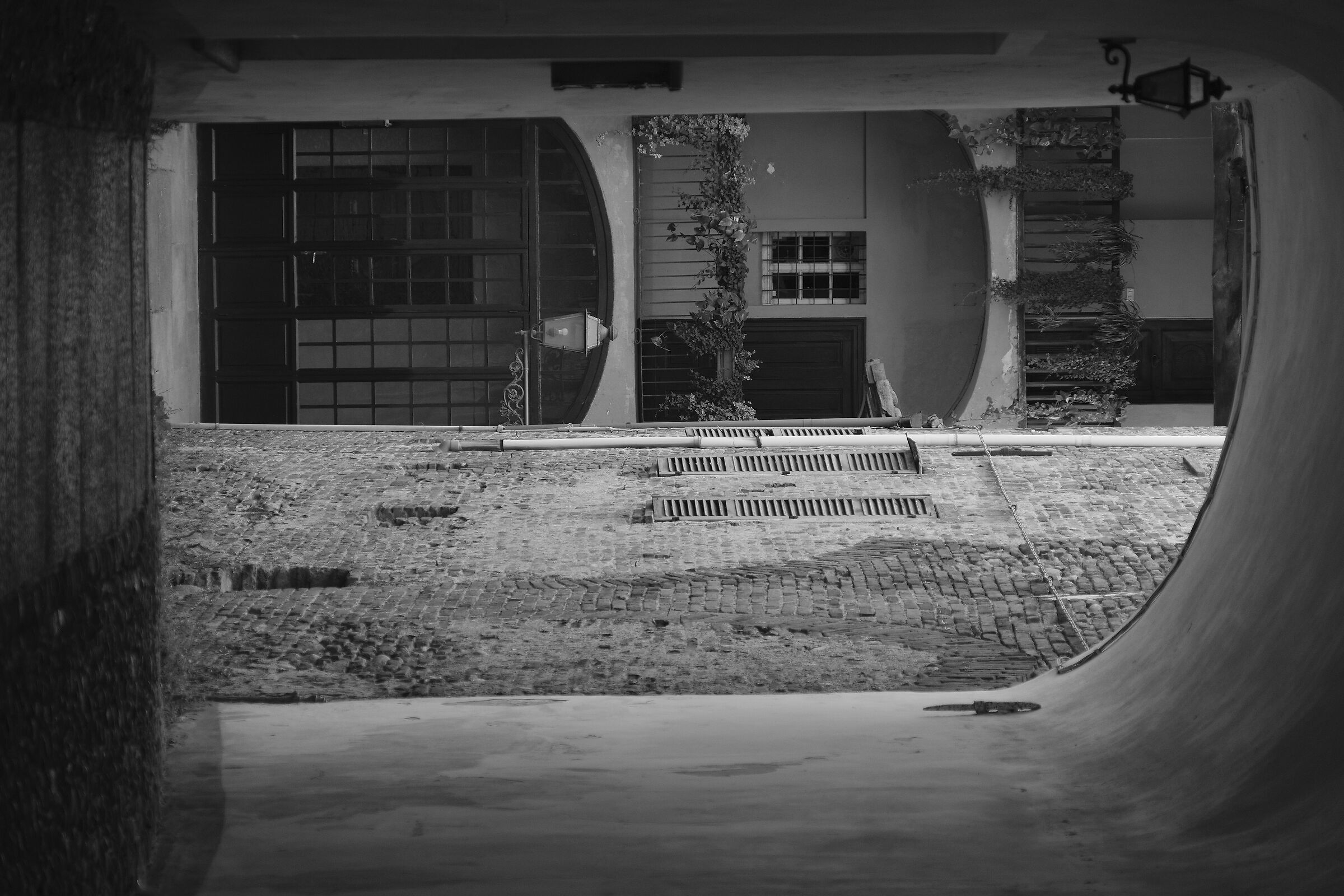 Alley from Piazza della Cisterna, Biella