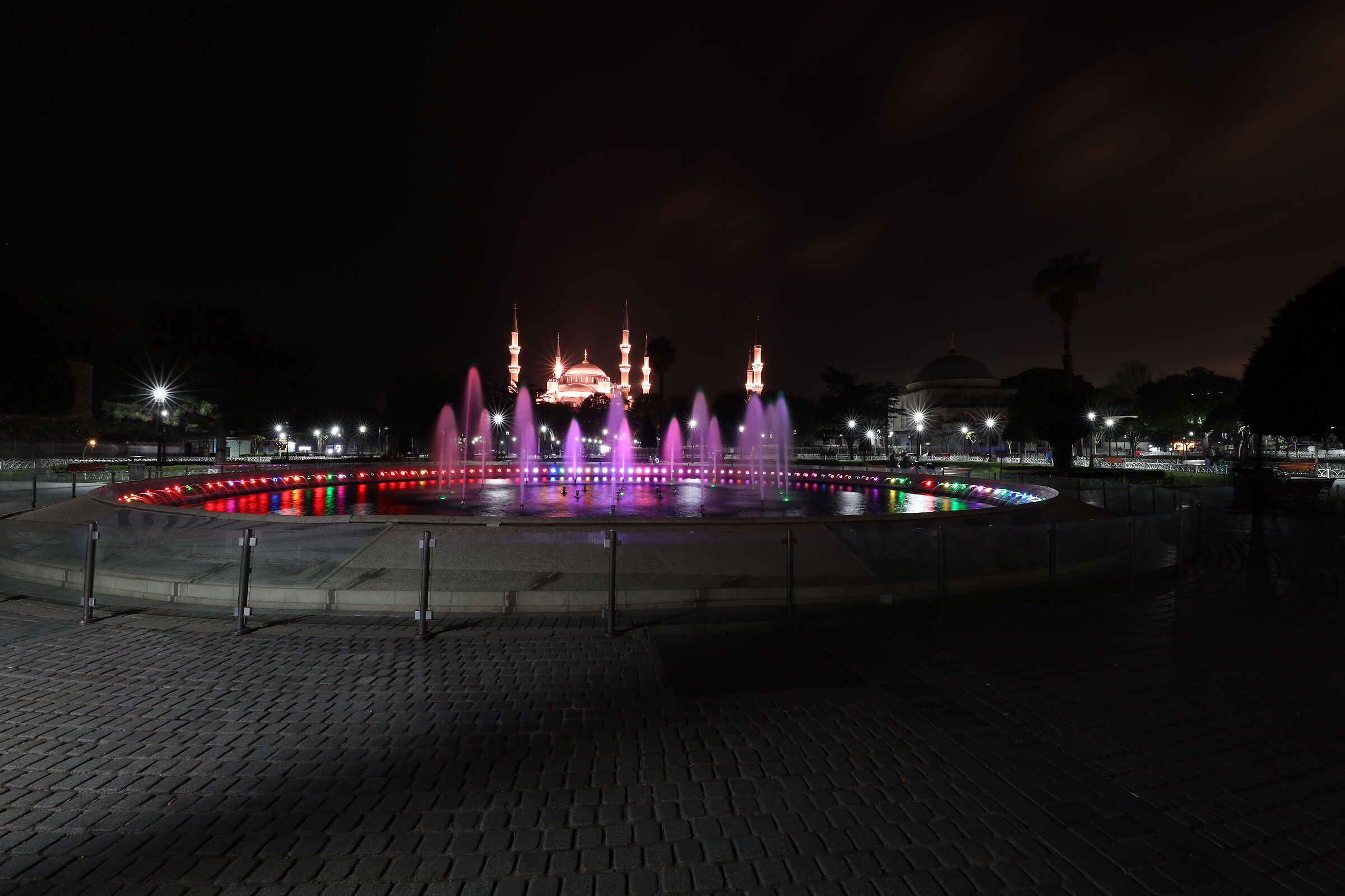 Blue or pink mosque?