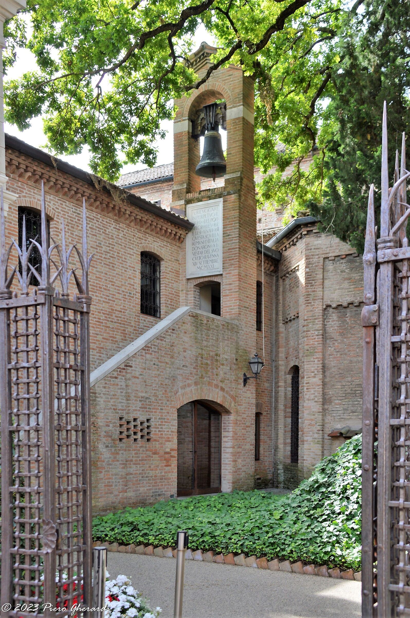 Tomba di Dante