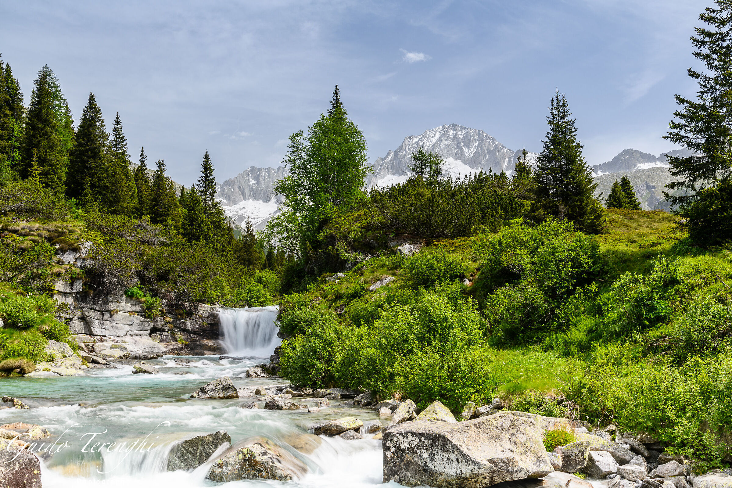 Piccola cascata all'inizio della Val di Fumo (TN)