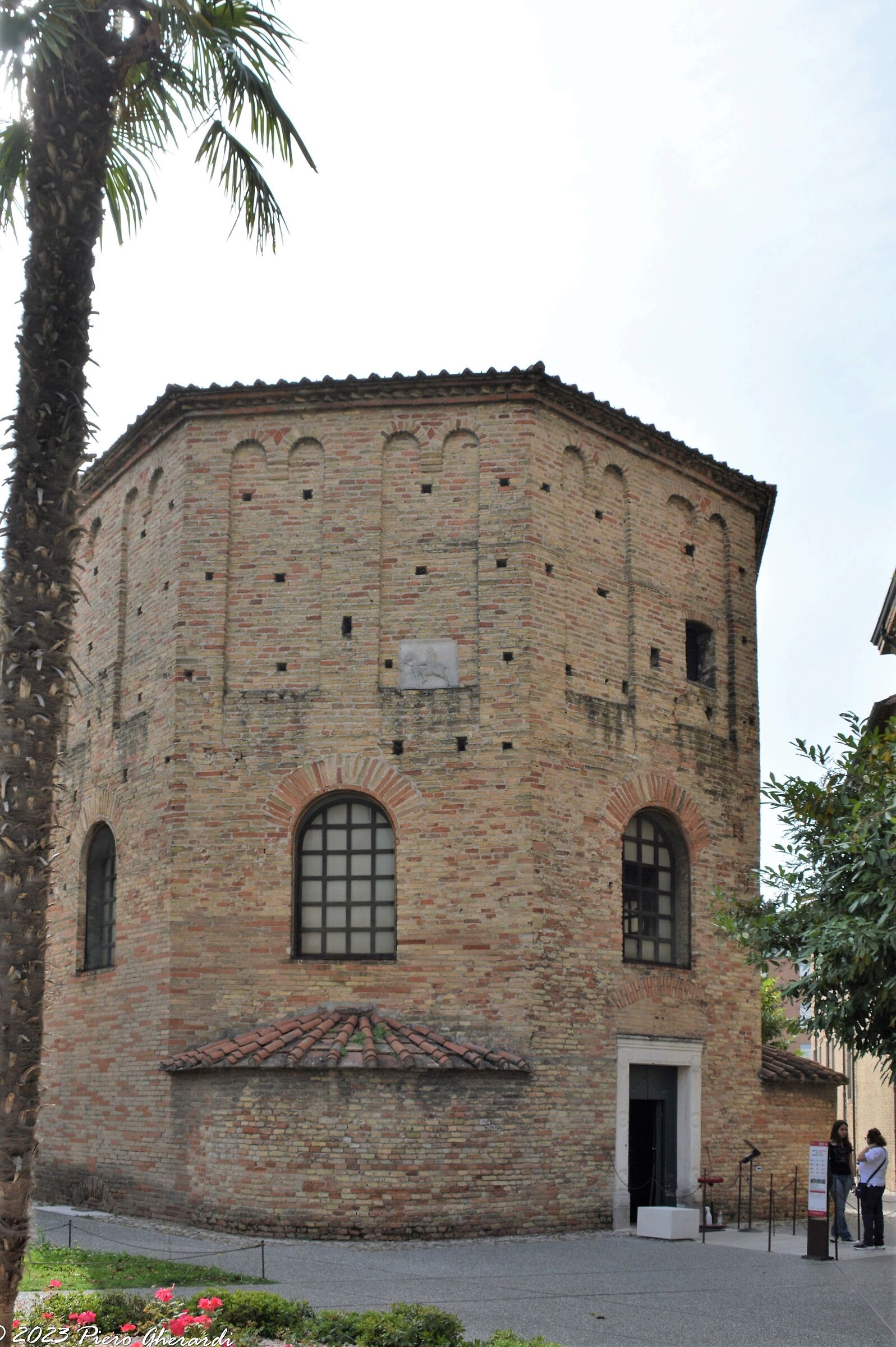 Battistero Neoniano