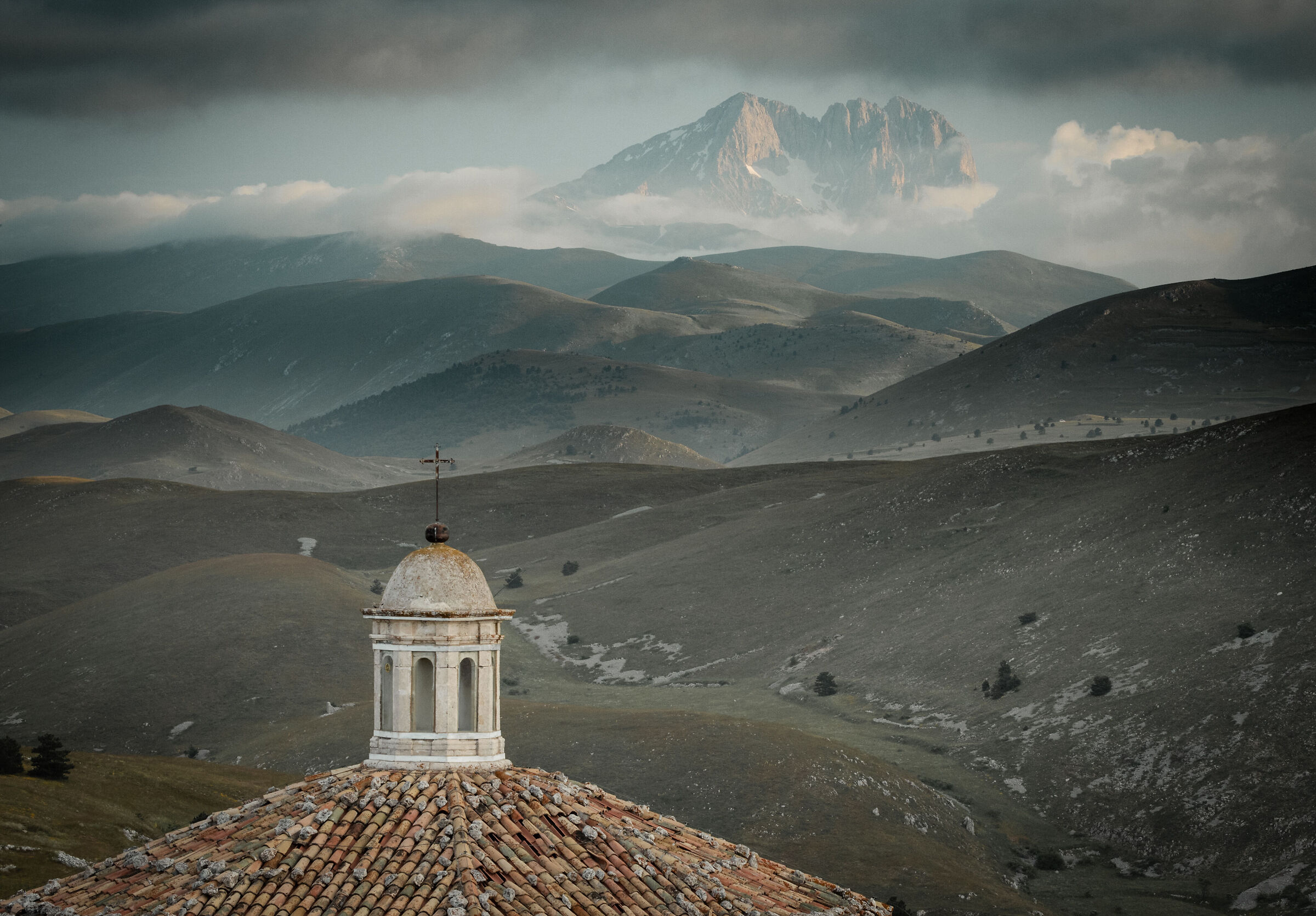 tiles and gran sasso