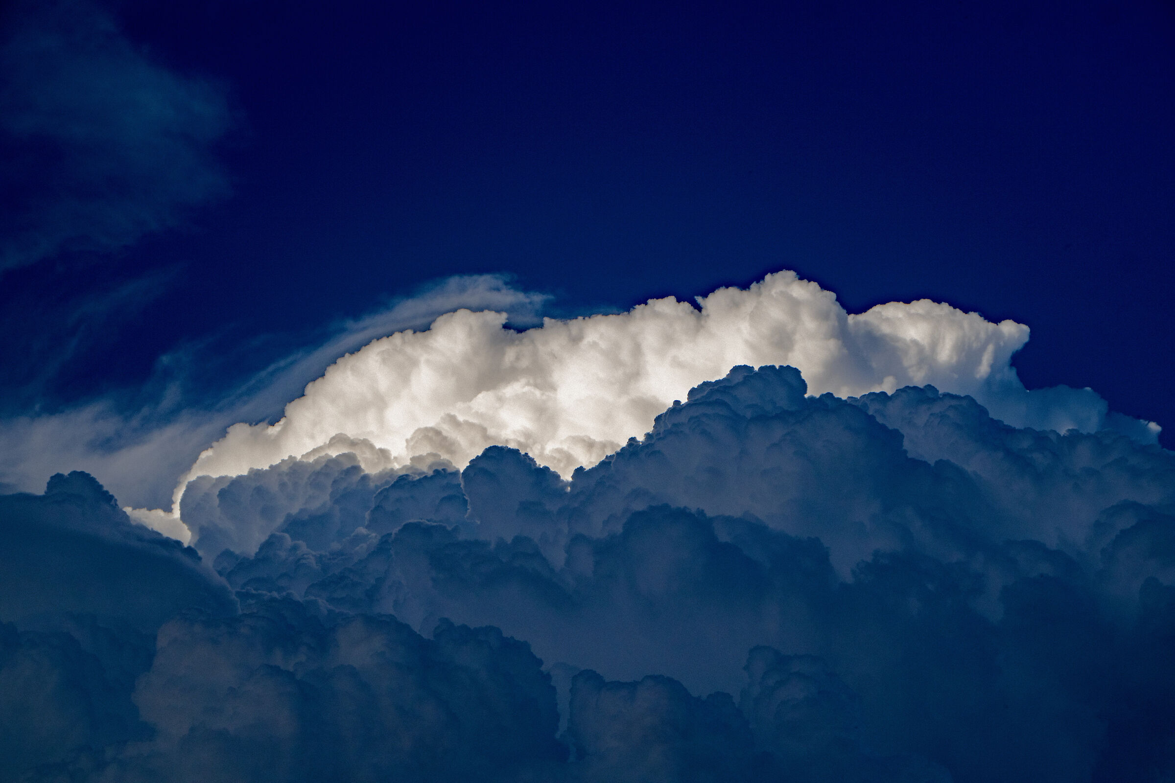 Succession of clouds