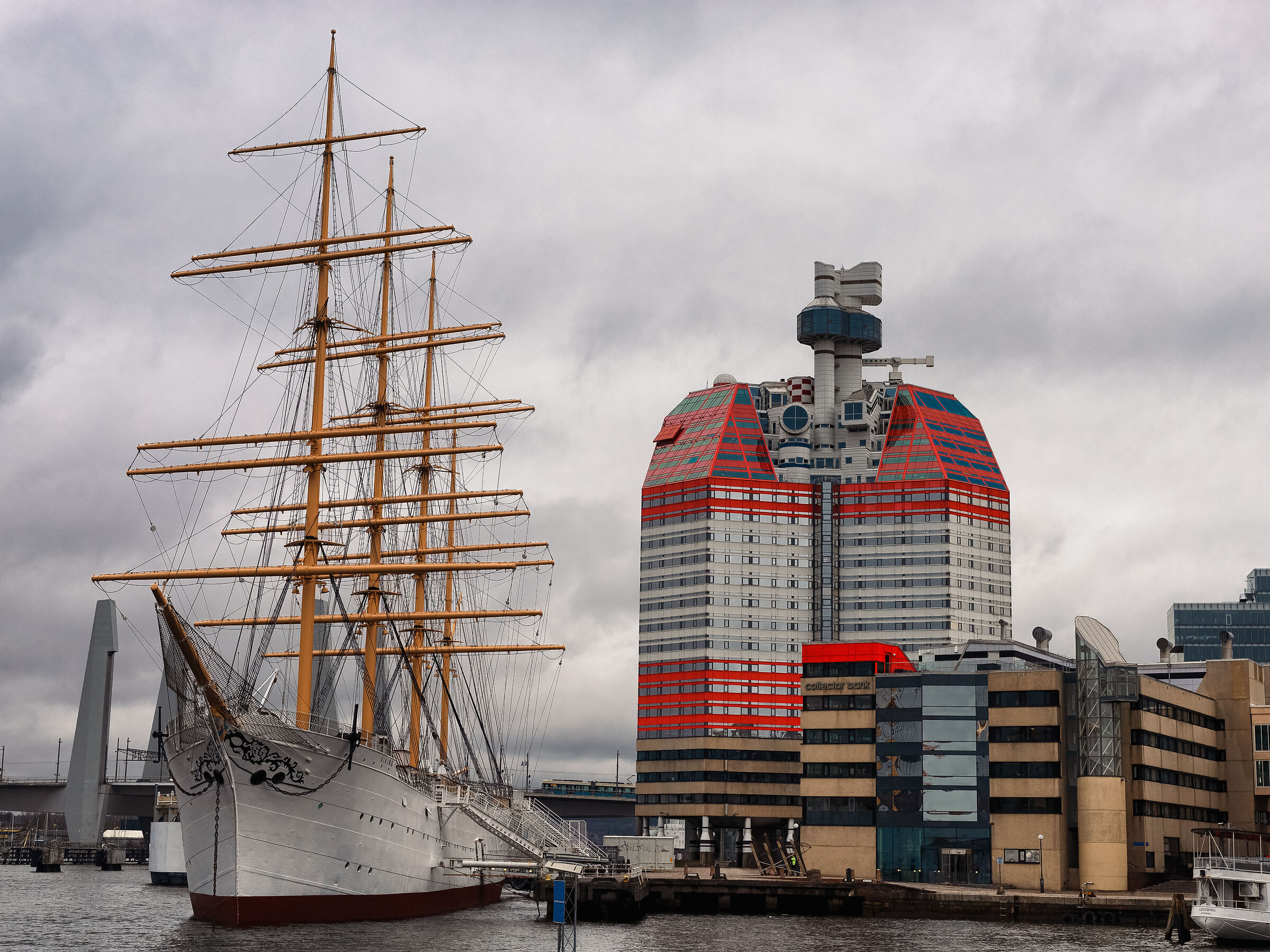 Il rossetto e la nave