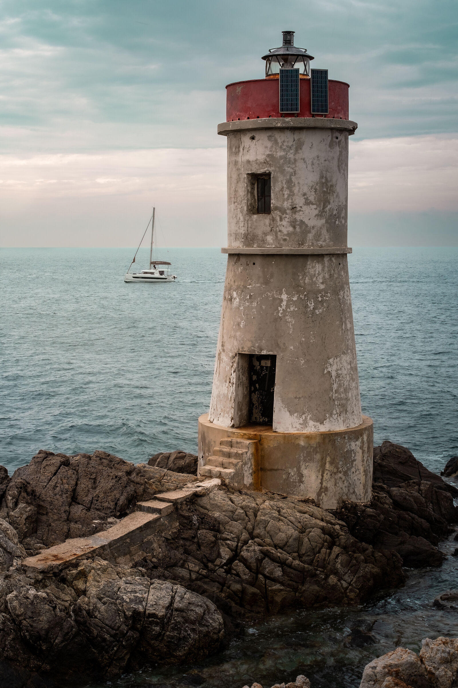 Il faro Rosso pastore delle barche da pesca