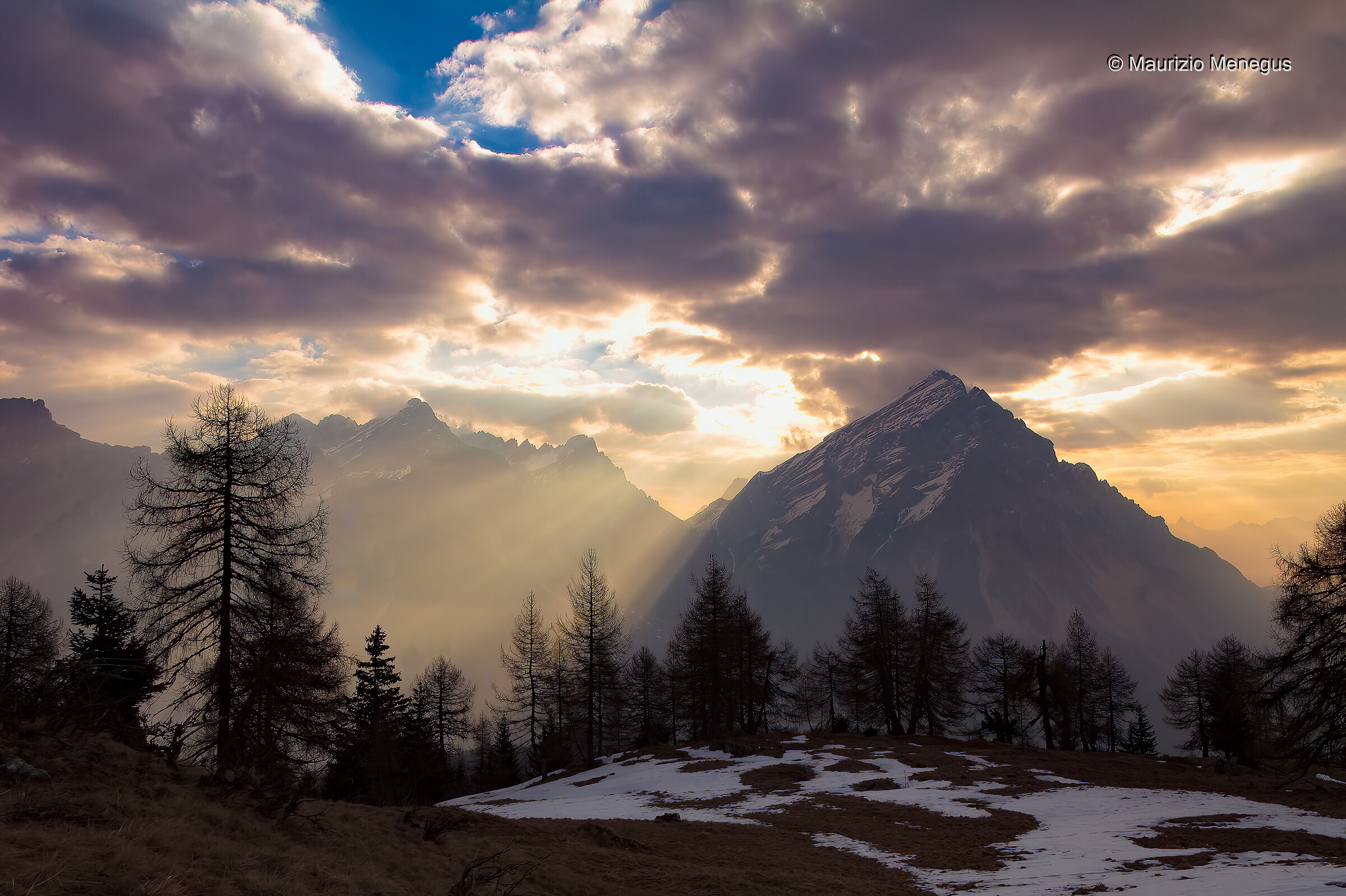 Il Re abbracciato dai raggi solari (2)