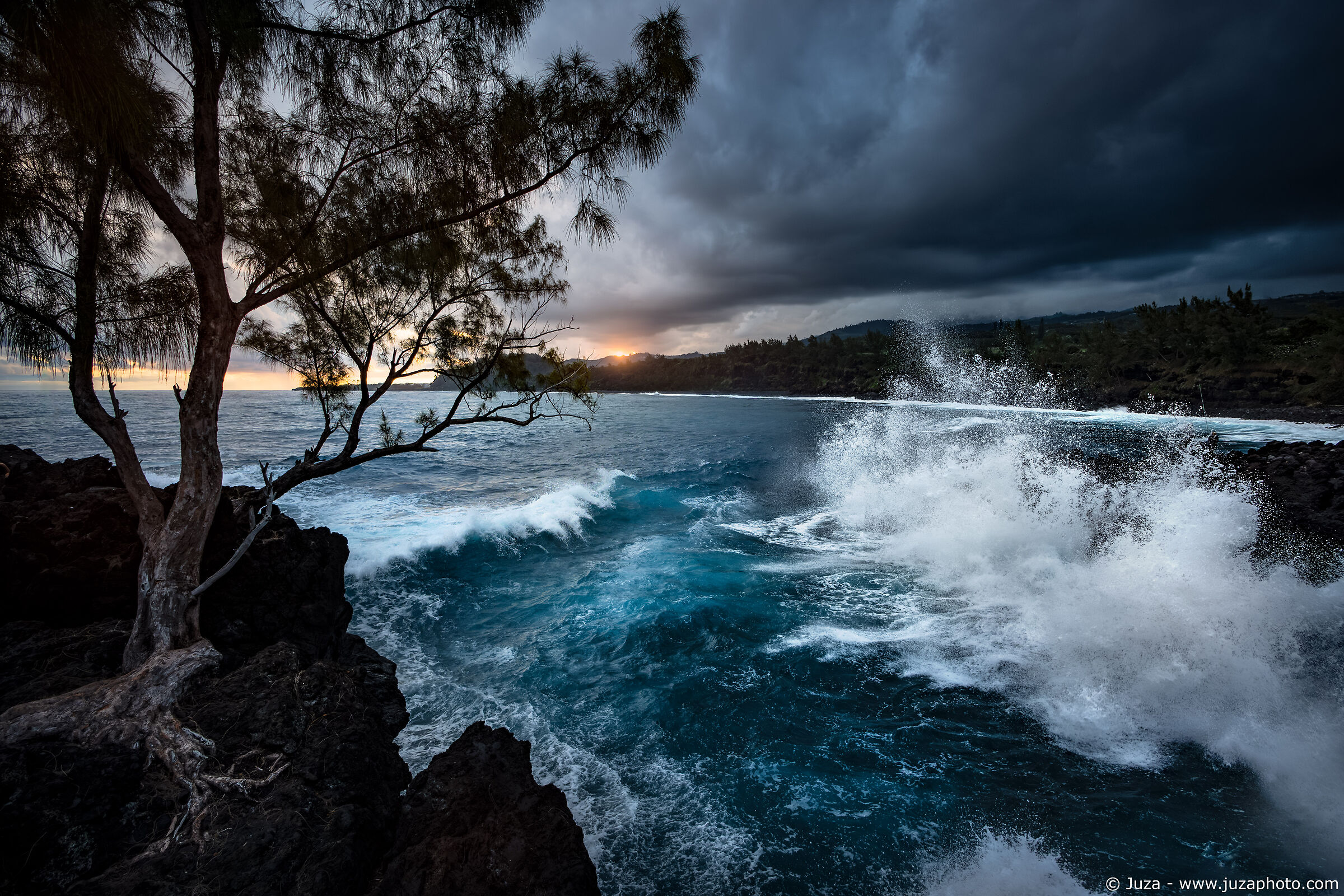 Tramonto tempestoso a La Marine Langevin
