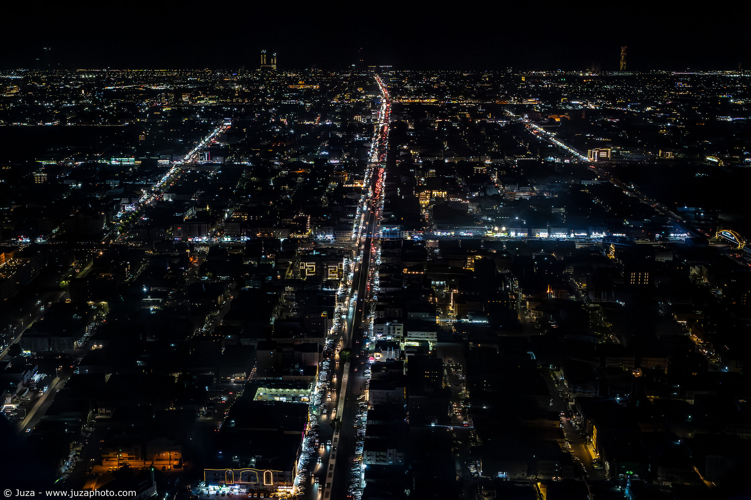 Jeddah di notte, dall'aereo