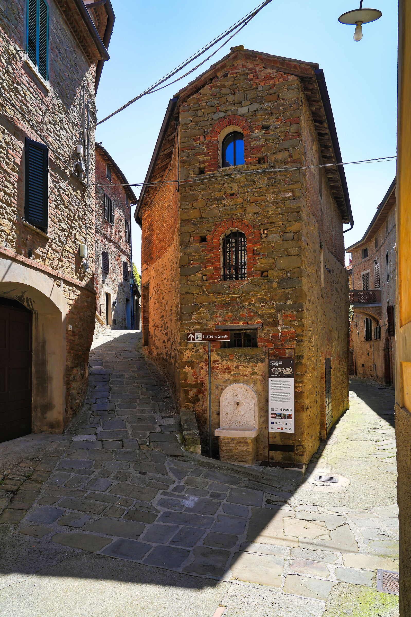 il bellissimo borgo di Panicale, in Umbria.