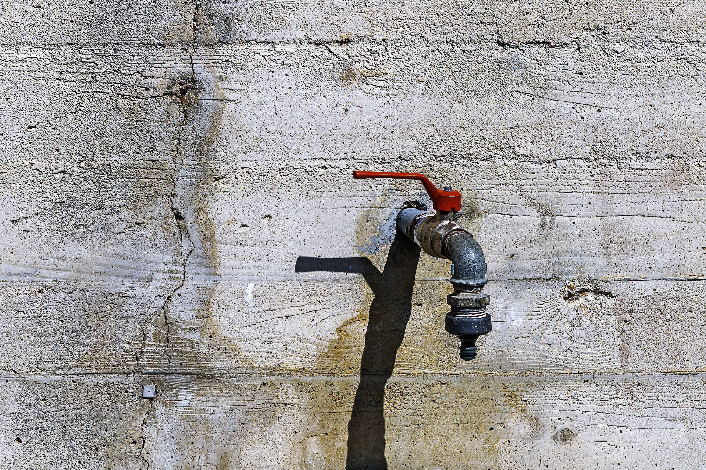 The tap and its shadow