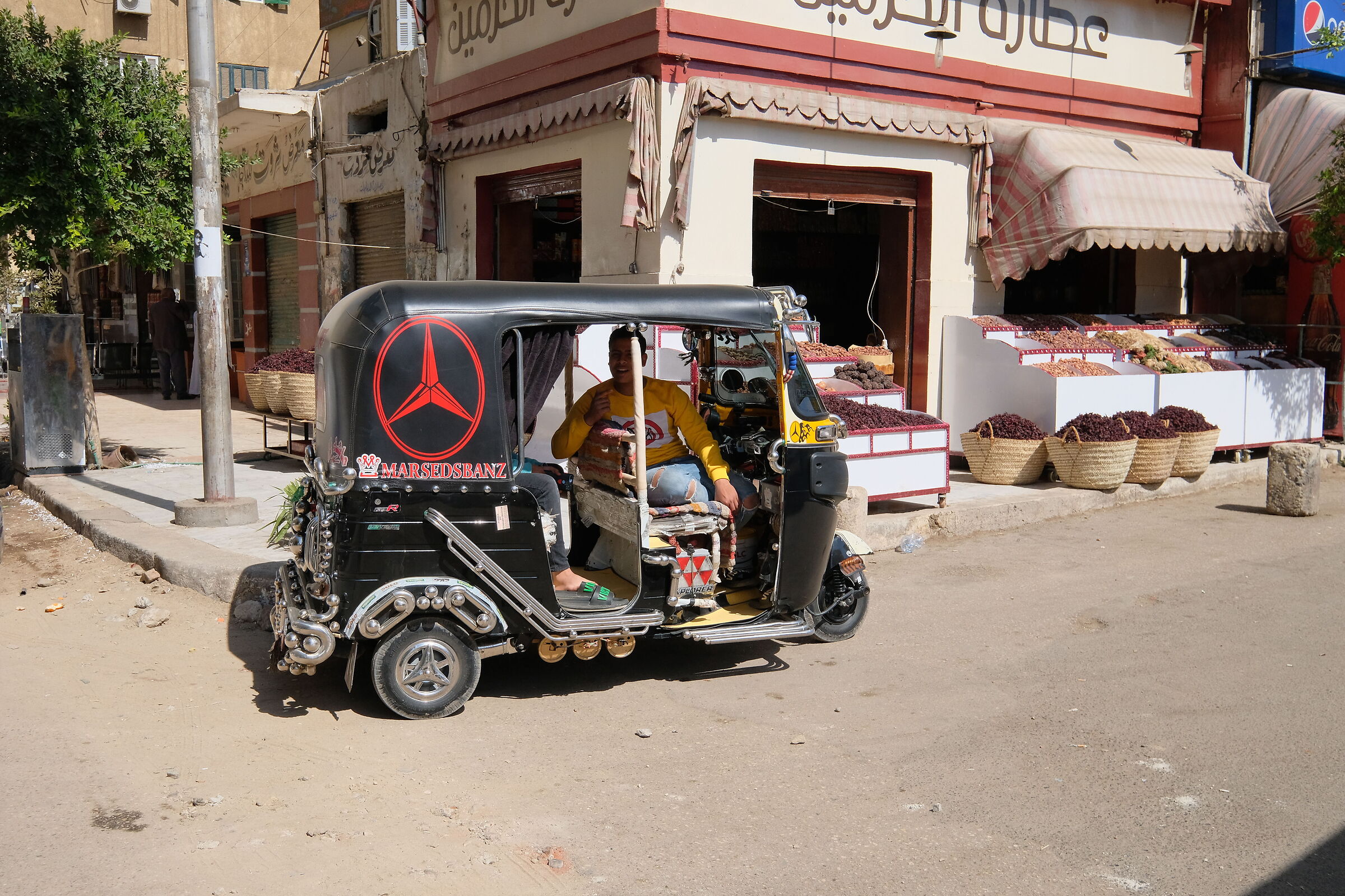 2020 Egitto - "Tuc Tuc" caratteristico - souk di A...