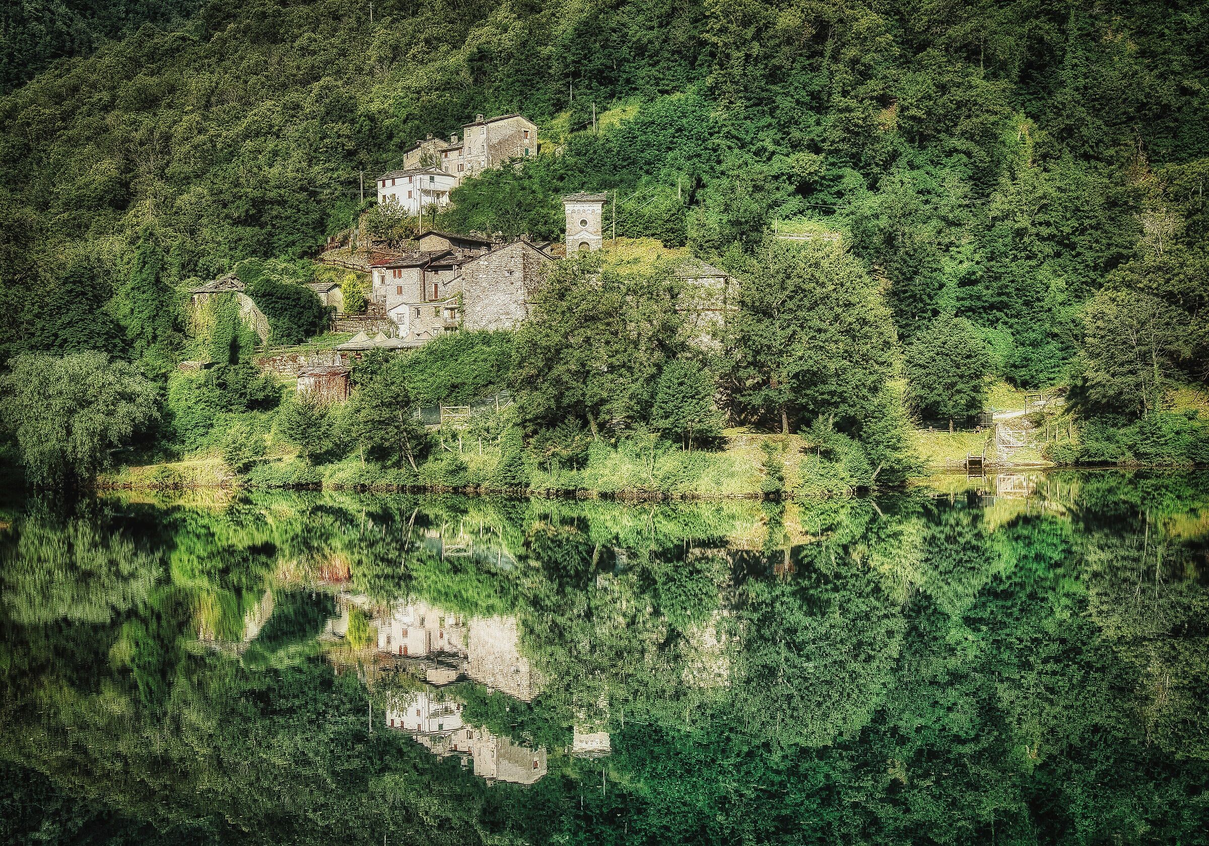 Isola Santa is mirrored...