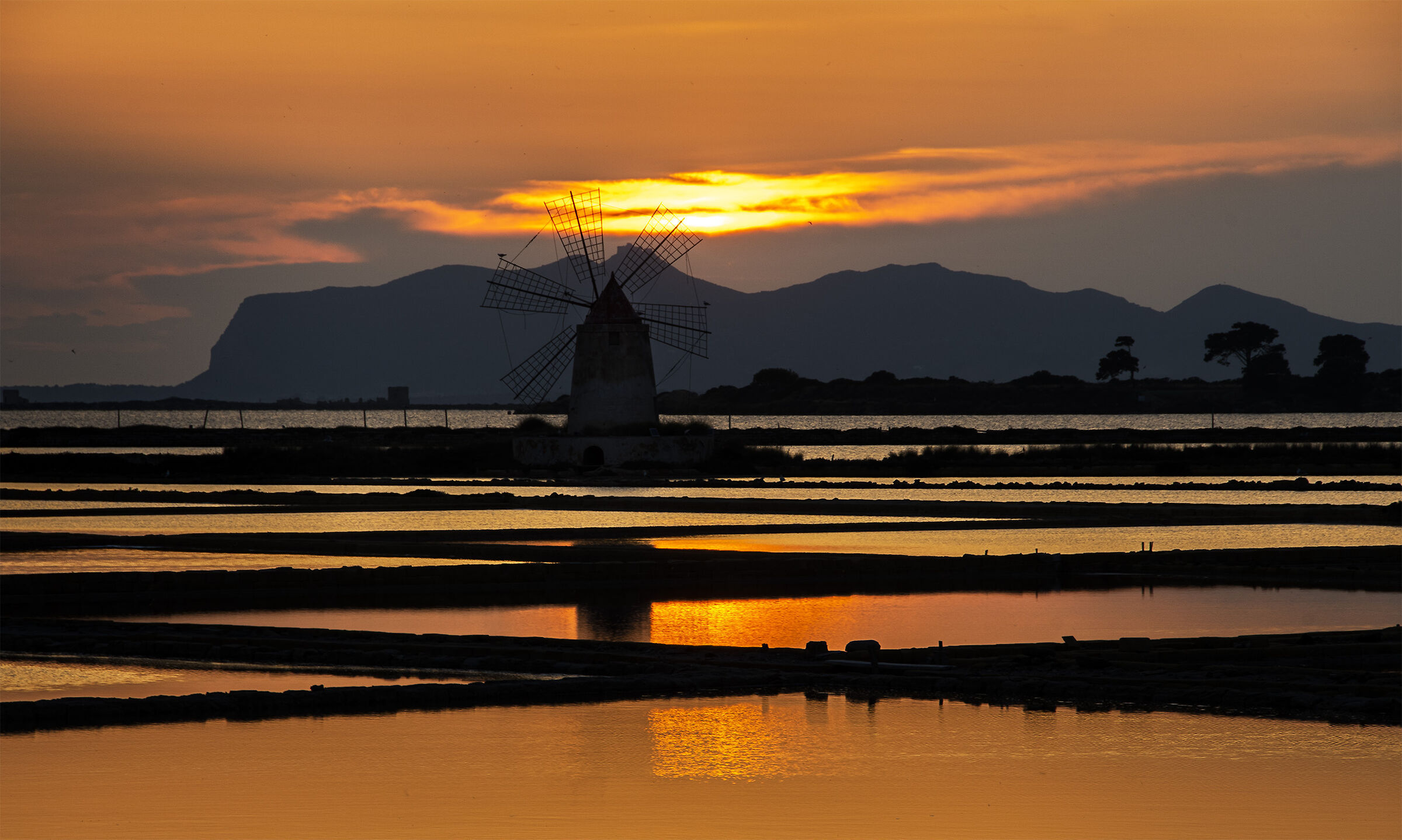 Tramonto alle saline di Trapani