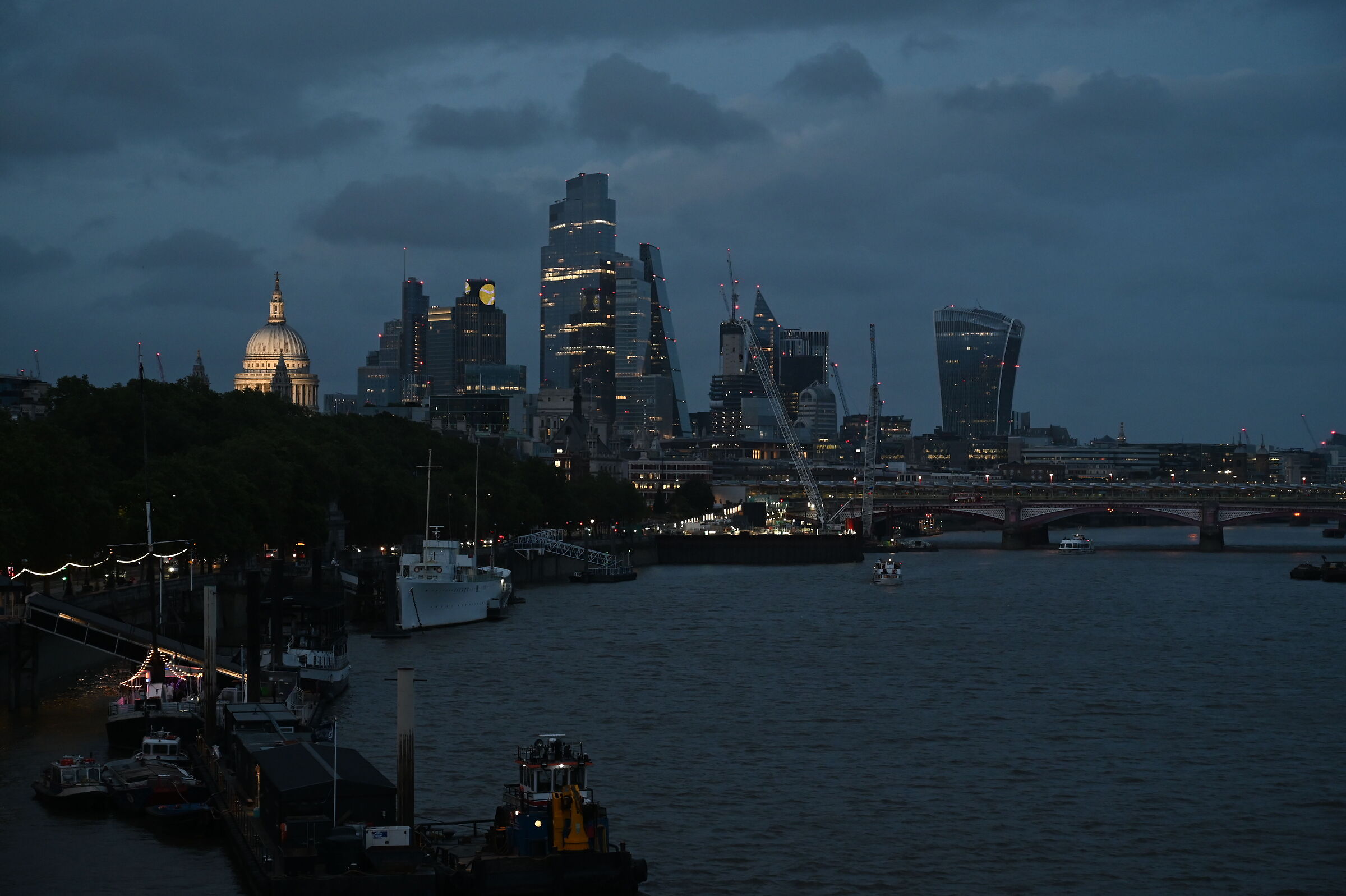 London by night