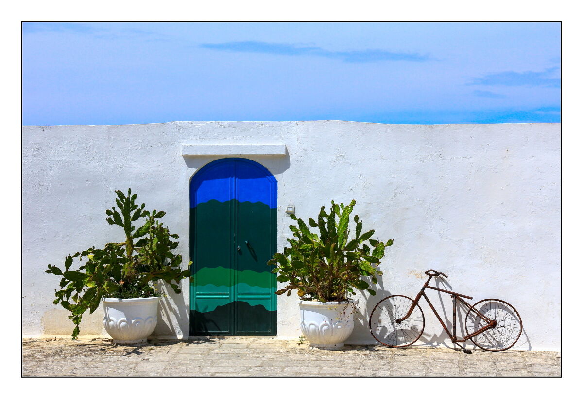 Ostuni - La porta BLU